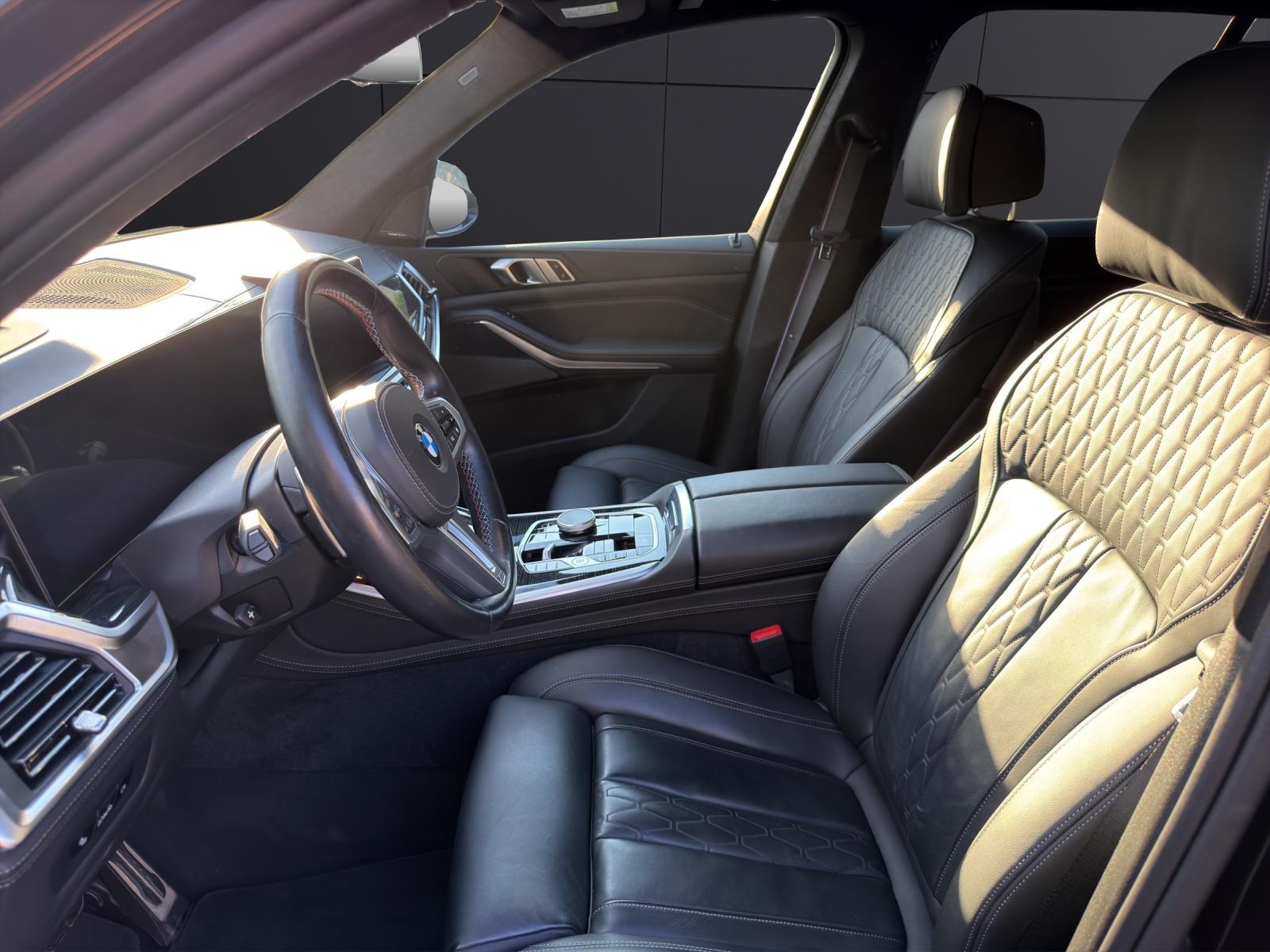 BMW X5 M60i xDrive-showroom-element-1