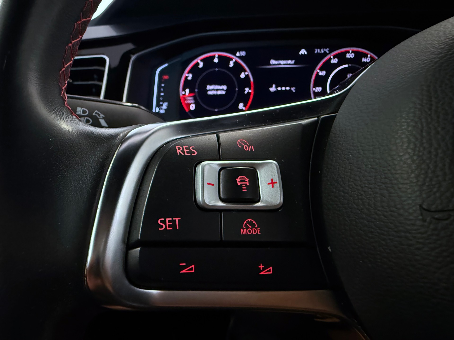 VW Polo 2.0 TSI GTI DSG-image-24