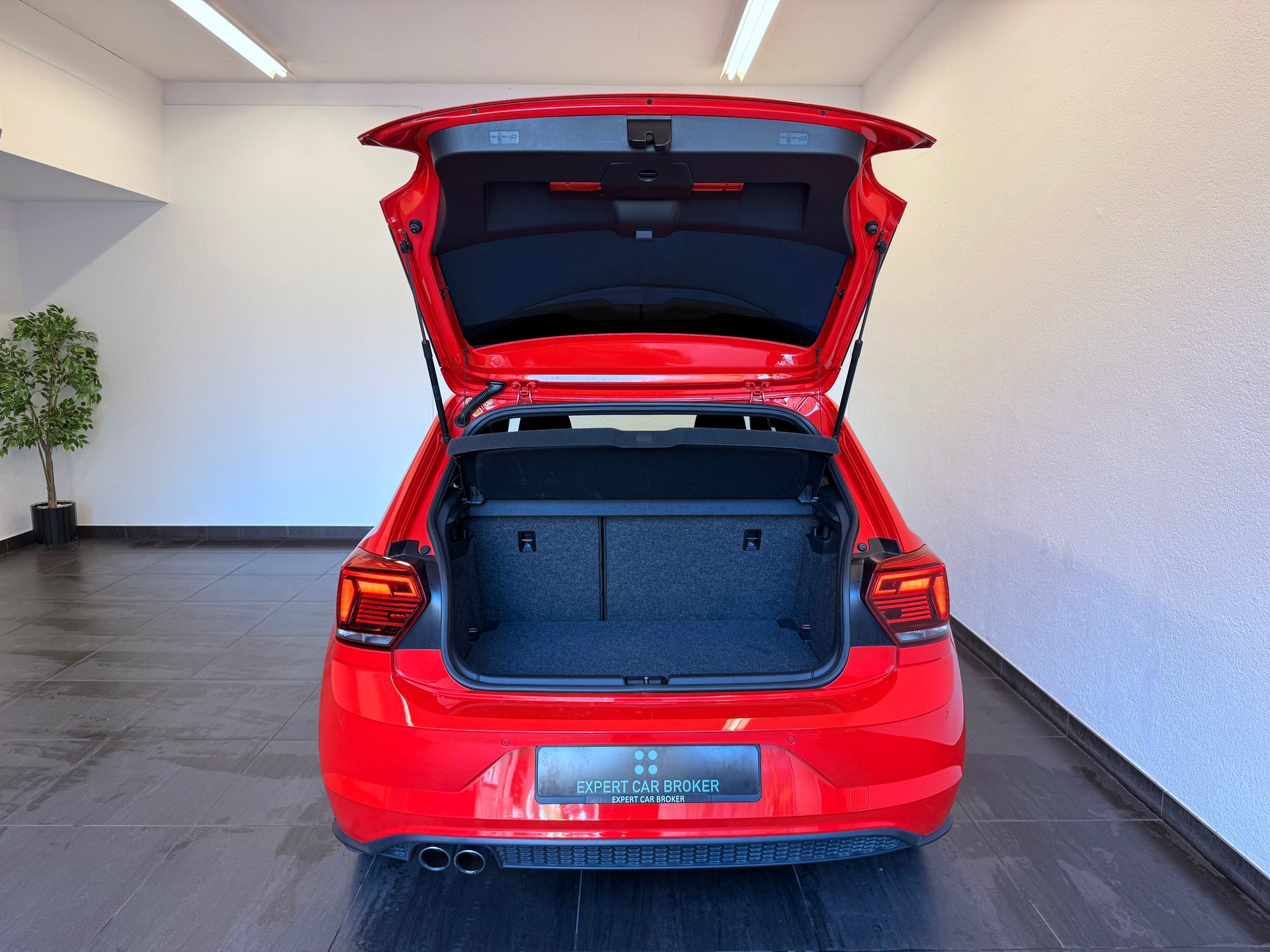 VW Polo 2.0 TSI GTI DSG-image-10
