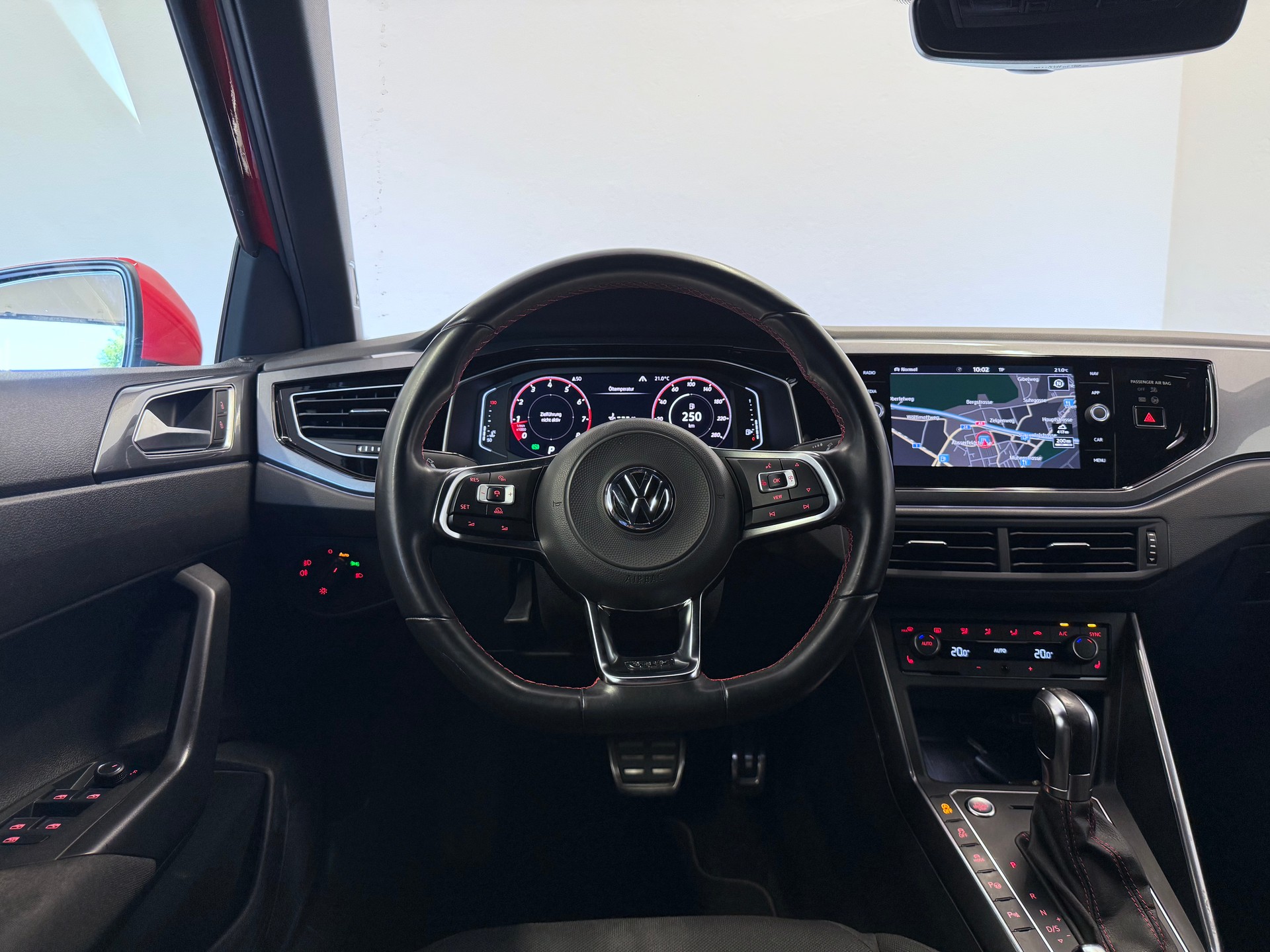 VW Polo 2.0 TSI GTI DSG-image-16