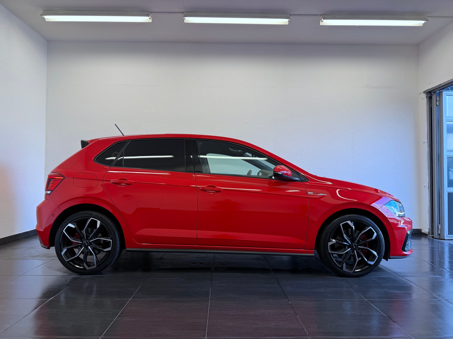 VW Polo 2.0 TSI GTI DSG-showroom-element-3