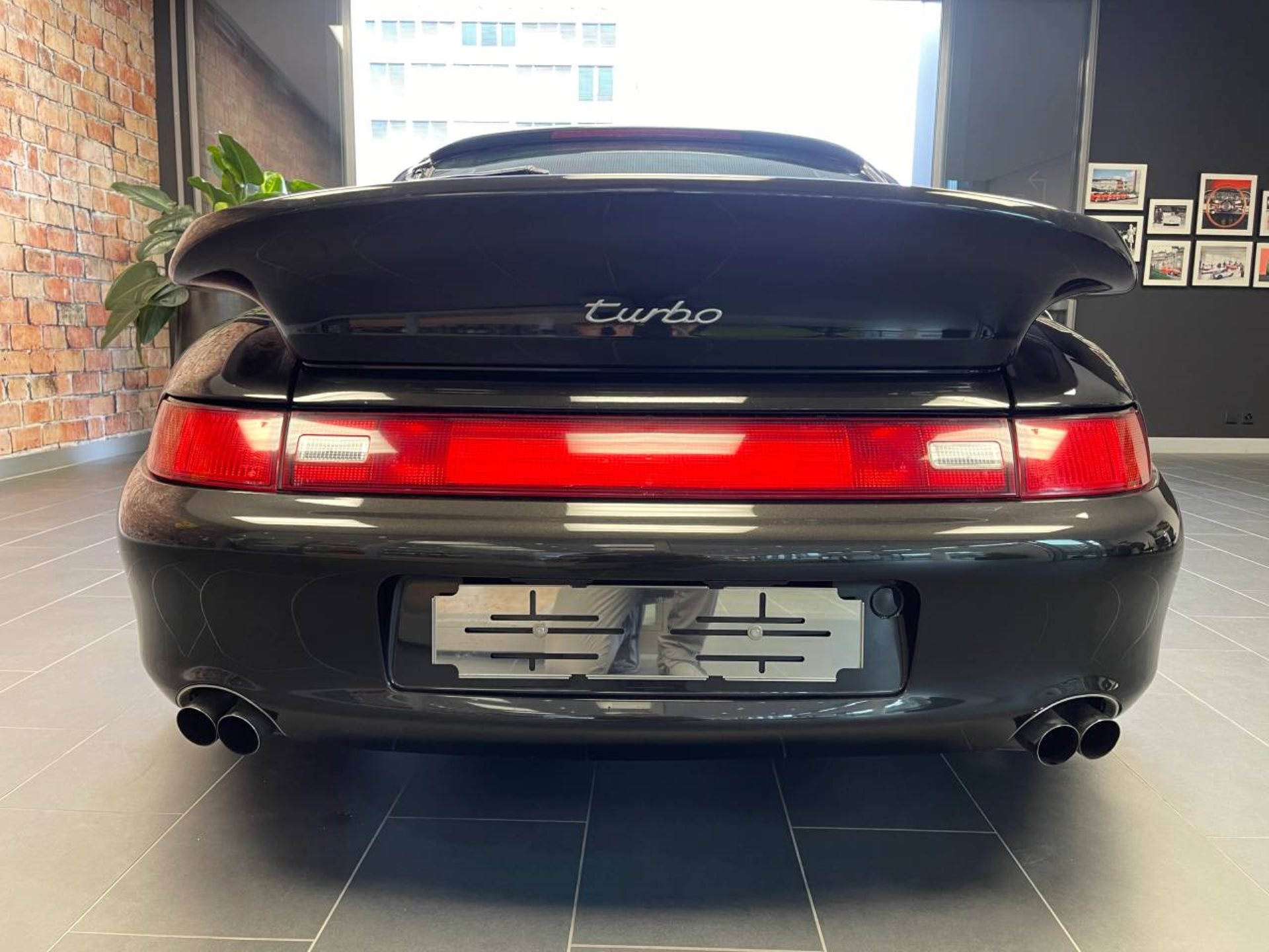 PORSCHE 911 Turbo-image-10