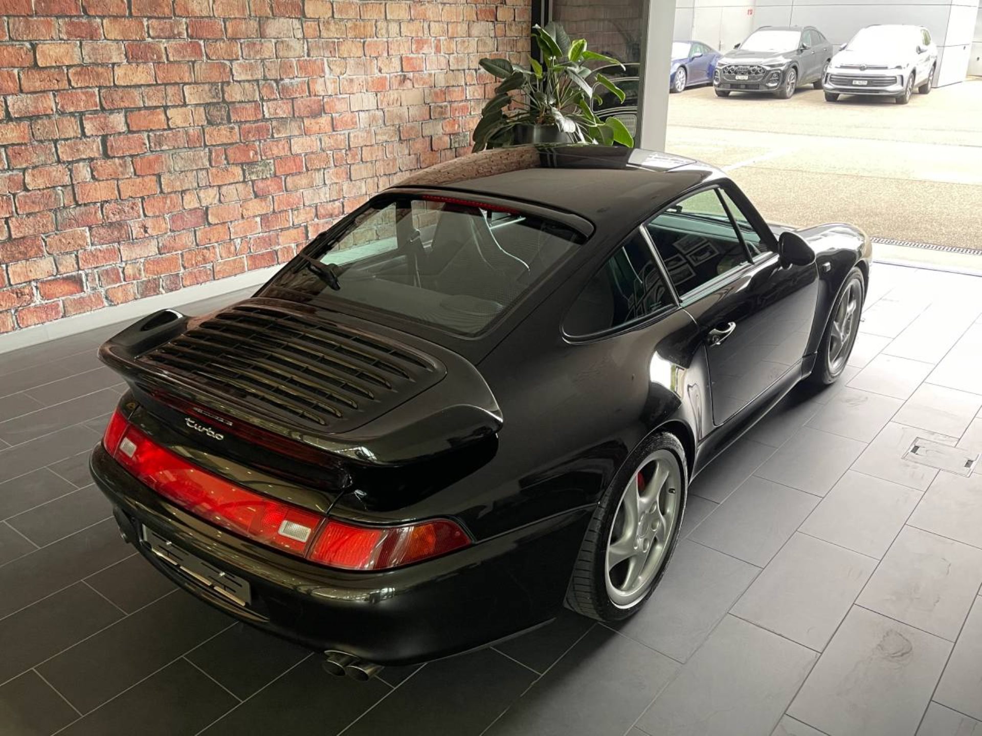 PORSCHE 911 Turbo-image-19