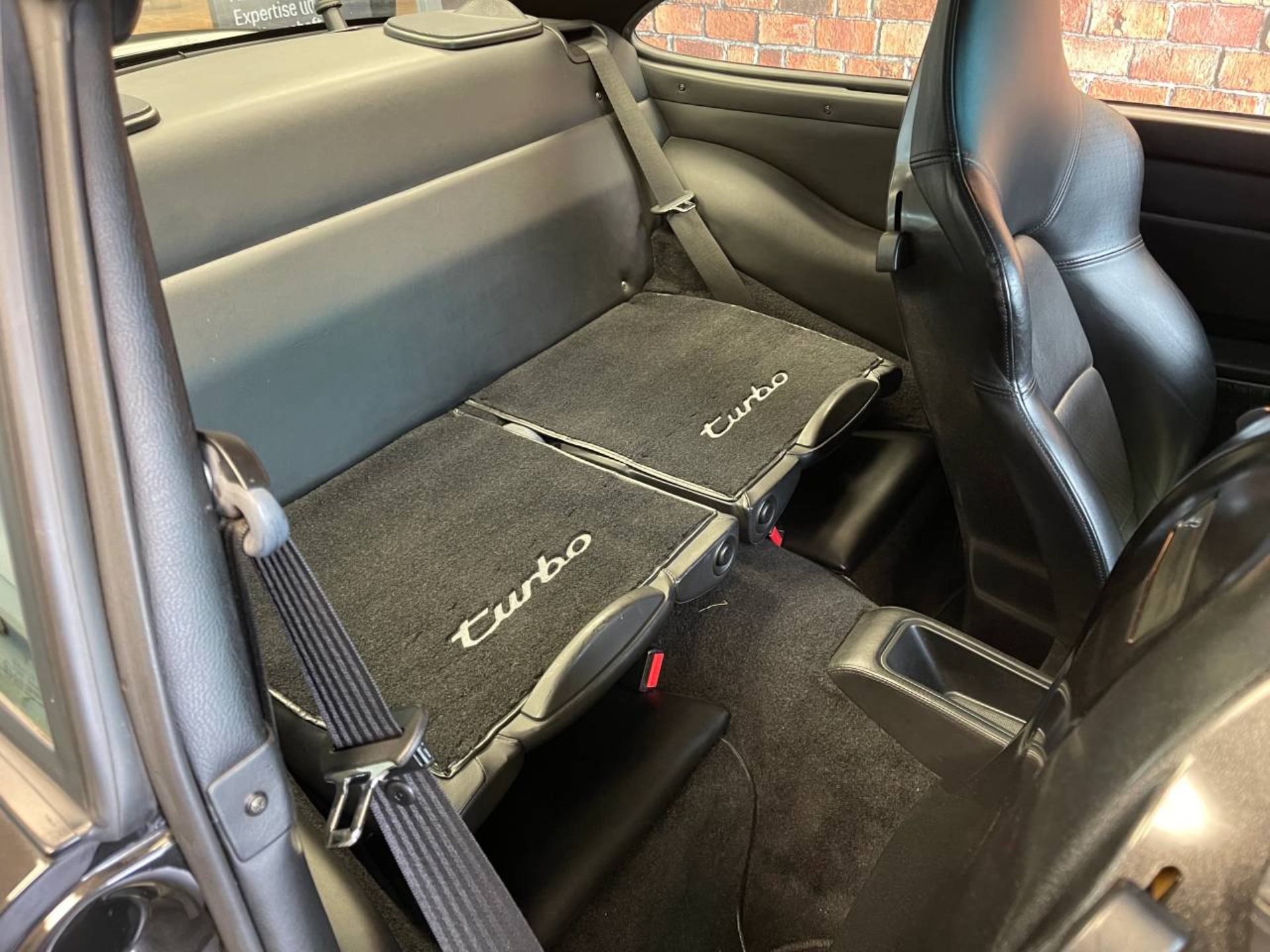 PORSCHE 911 Turbo-image-4