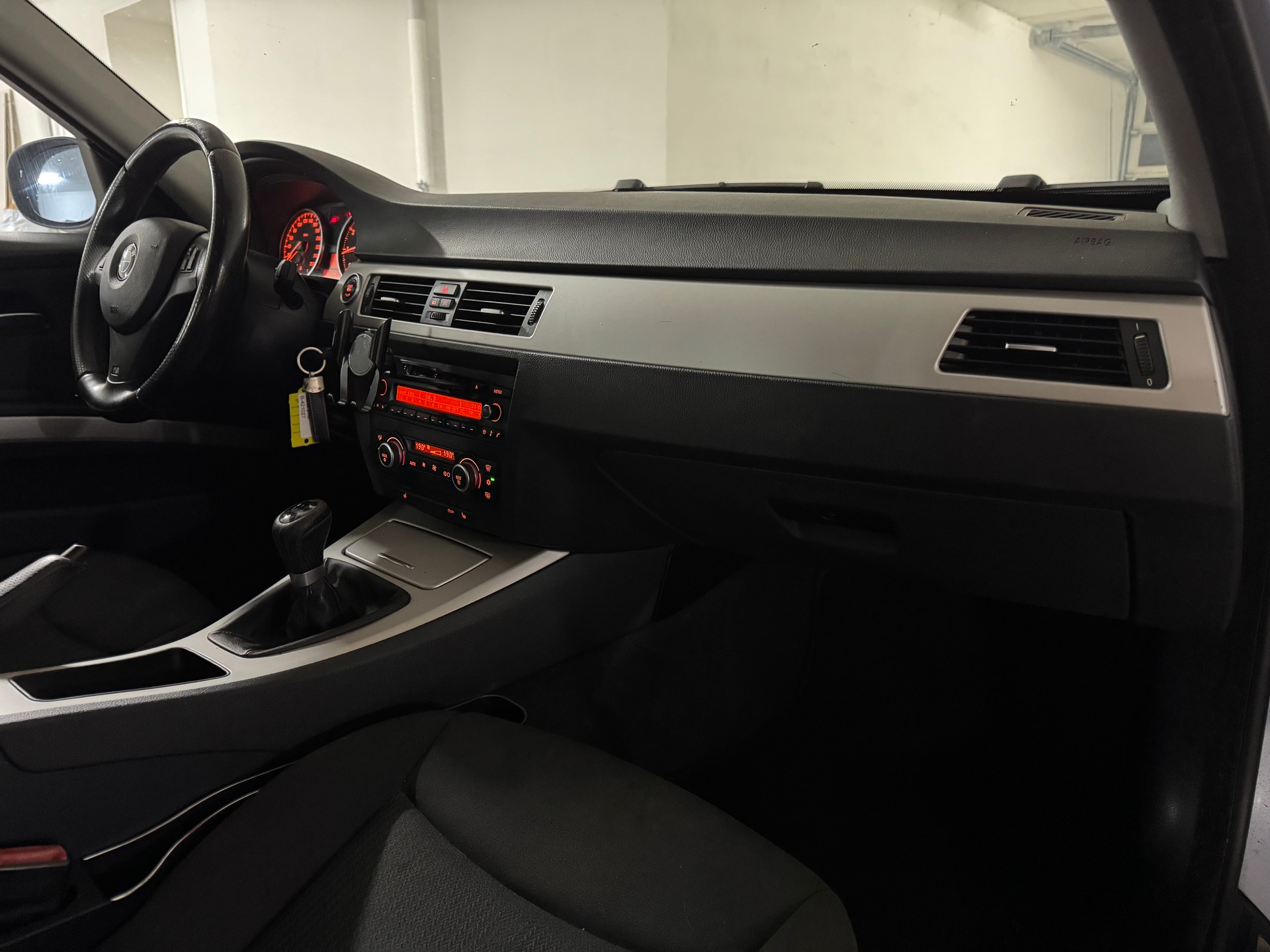 BMW 318i M-Paket-image-11