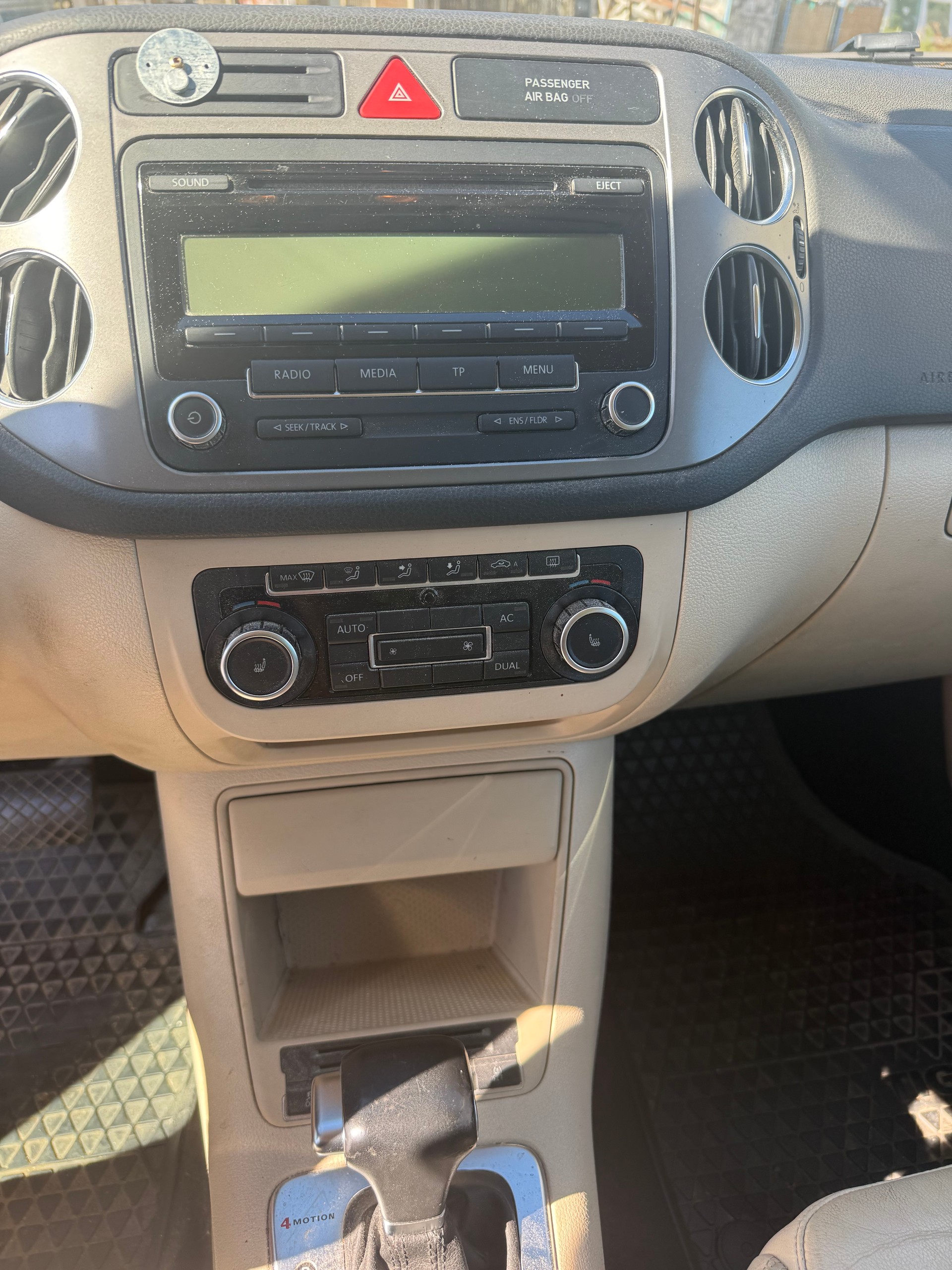 VW Tiguan 2.0 TSI Sport&Style Tiptronic-image-11