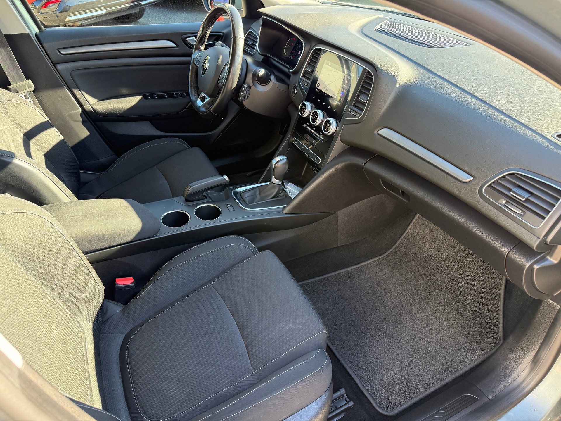 RENAULT Mégane Grandtour 1.5 dCi Zen EDC-image-9