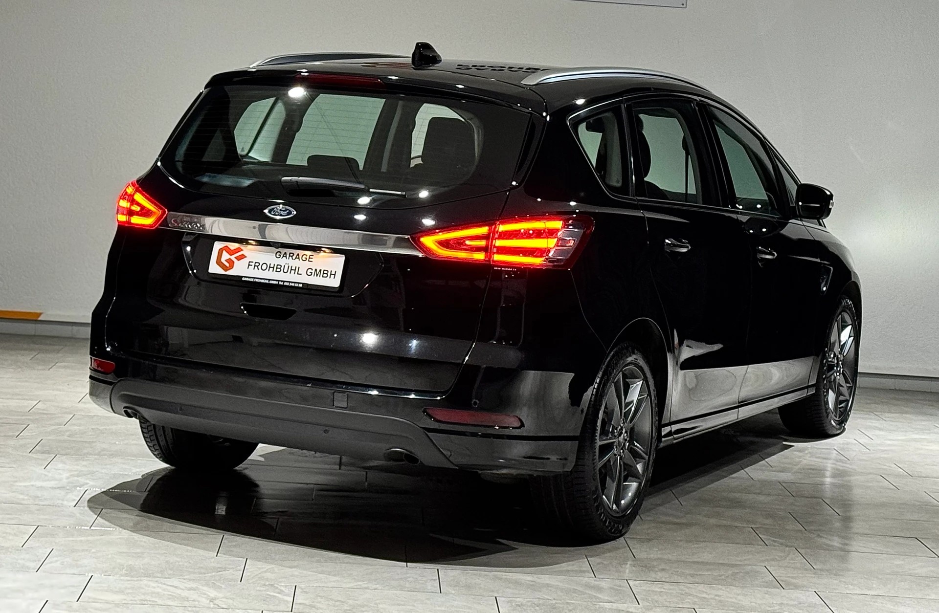 FORD S-Max 2.0 TDCi Titanium Automatic-showroom-element-3