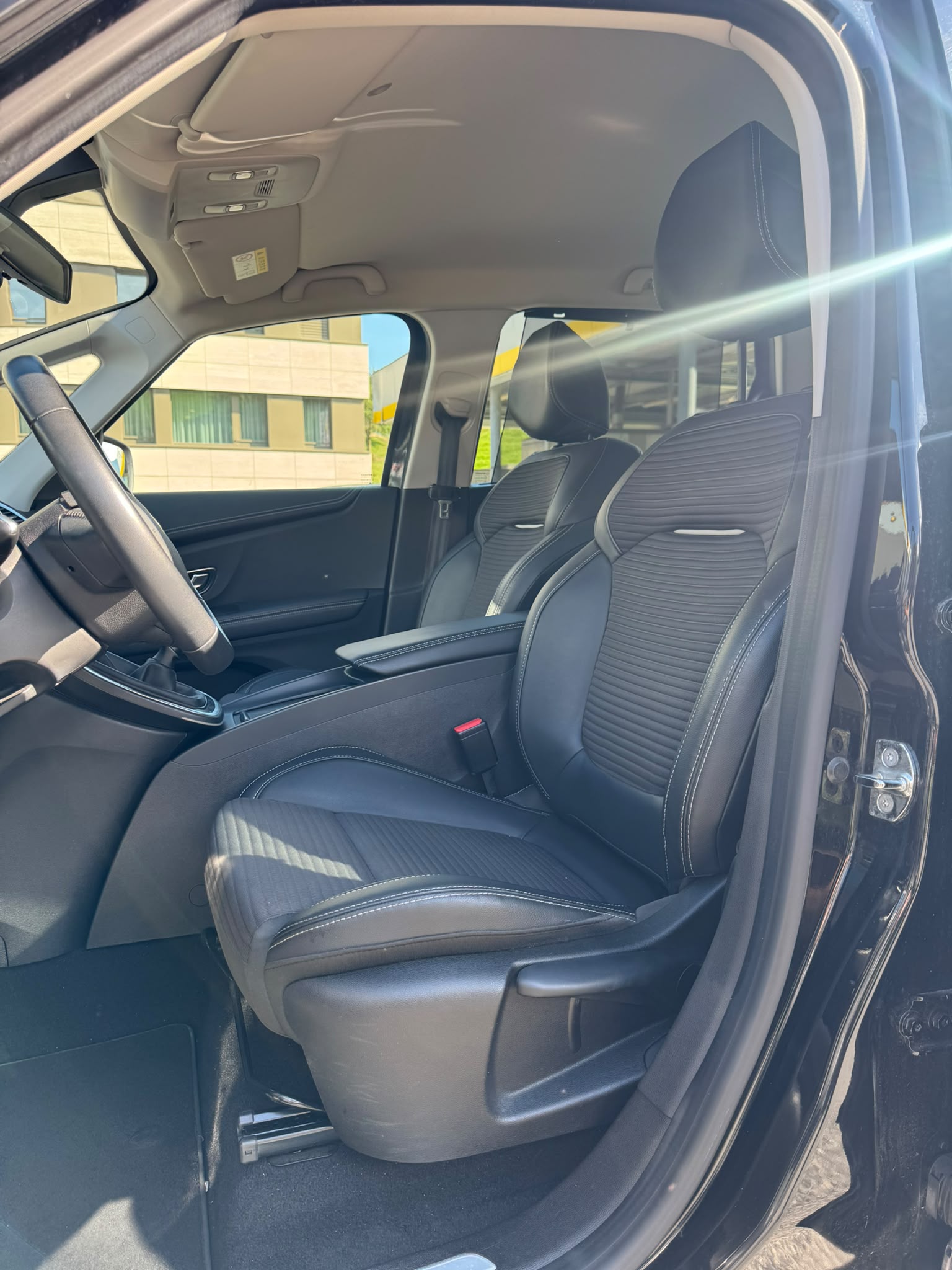 RENAULT Grand Scénic 1.3 16V Turbo Intens-image-9