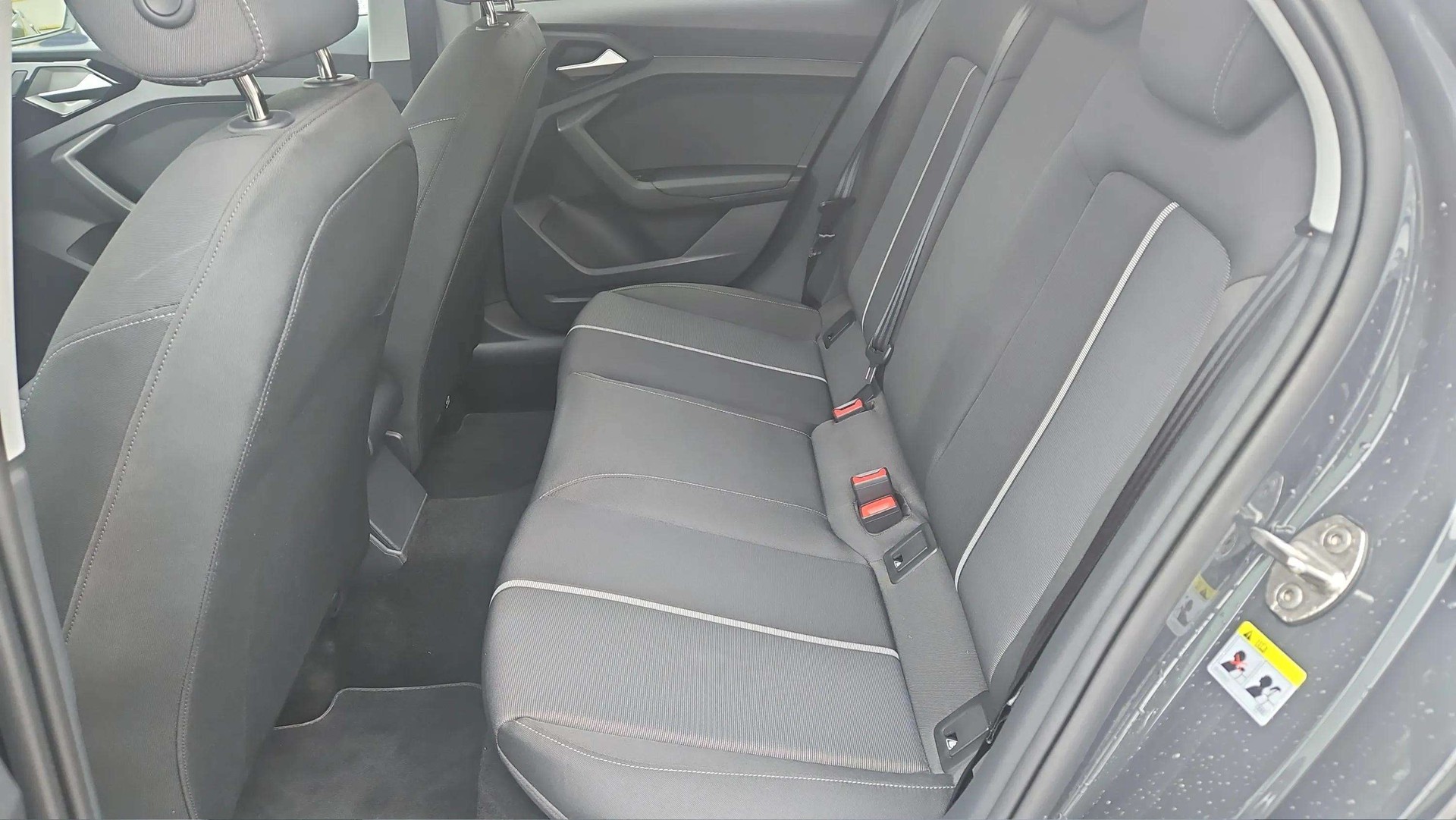 AUDI A1 Sportback 30 TFSI advanced S-tronic mit 5J Werksgarantie oder bis 100000km-image-12