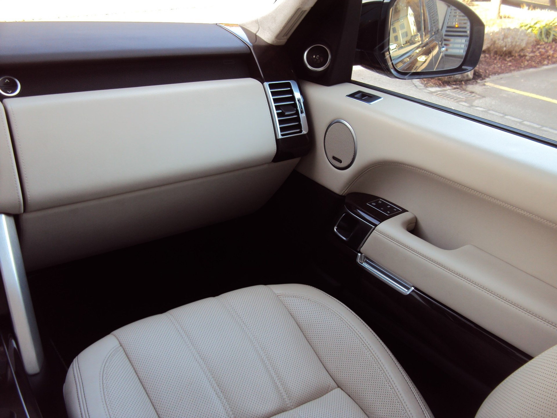 LAND ROVER Range Rover 3.0SDV6 HEV SV Autobiography Automatic-image-11
