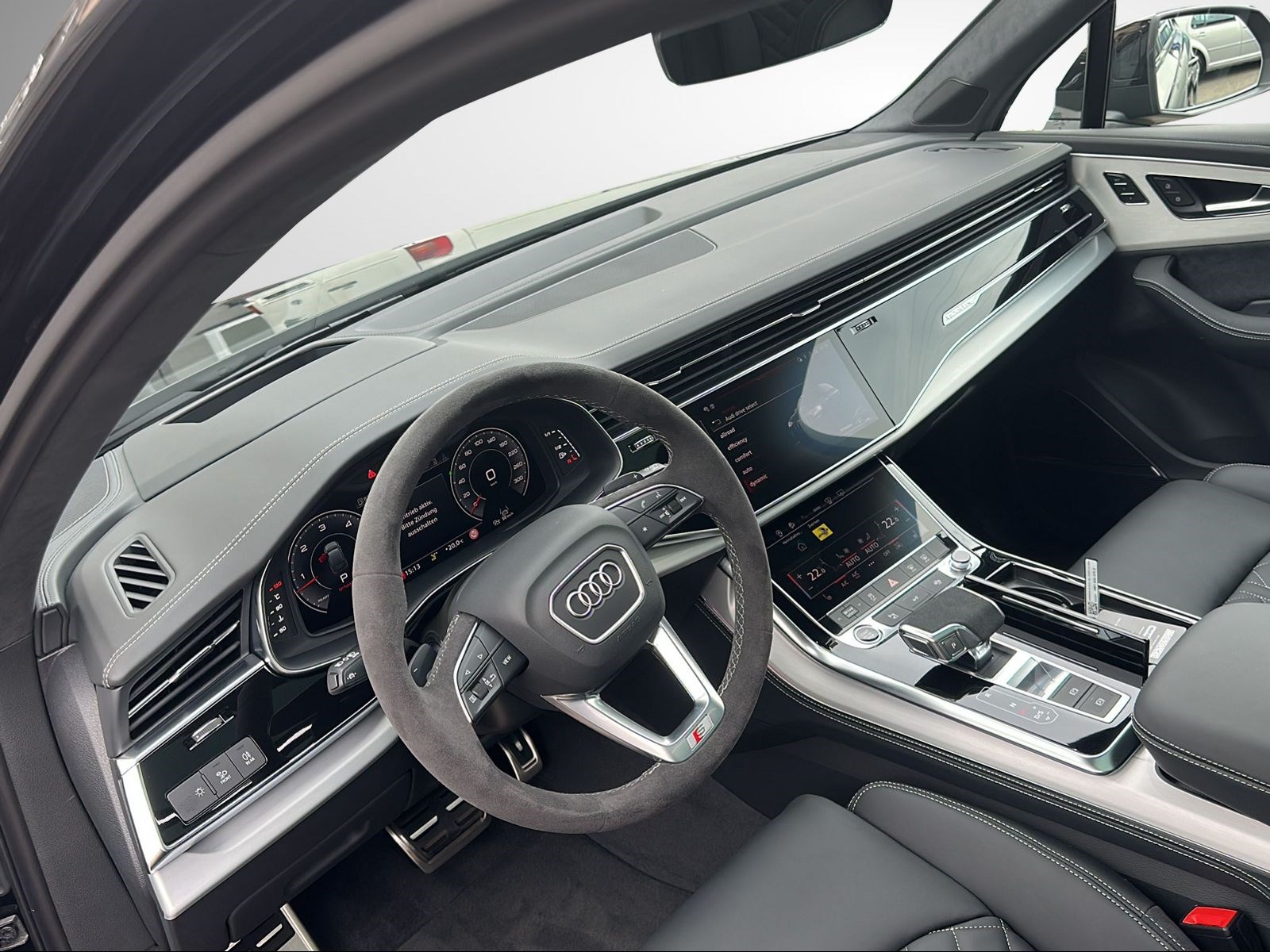 AUDI Q7 50 TDI quattro S Line tiptronic-image-9