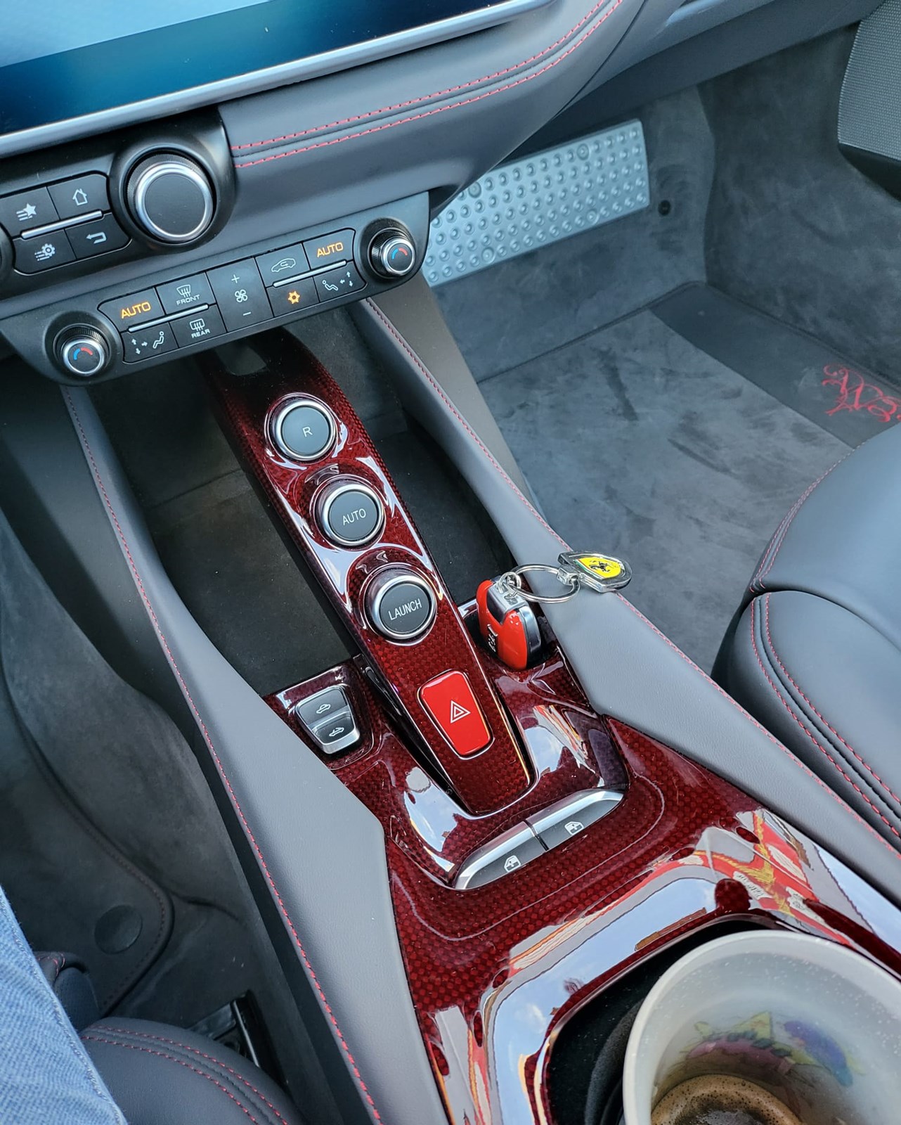 FERRARI Portofino M der teuerste je gebaute CH rotes Carbon-image-6