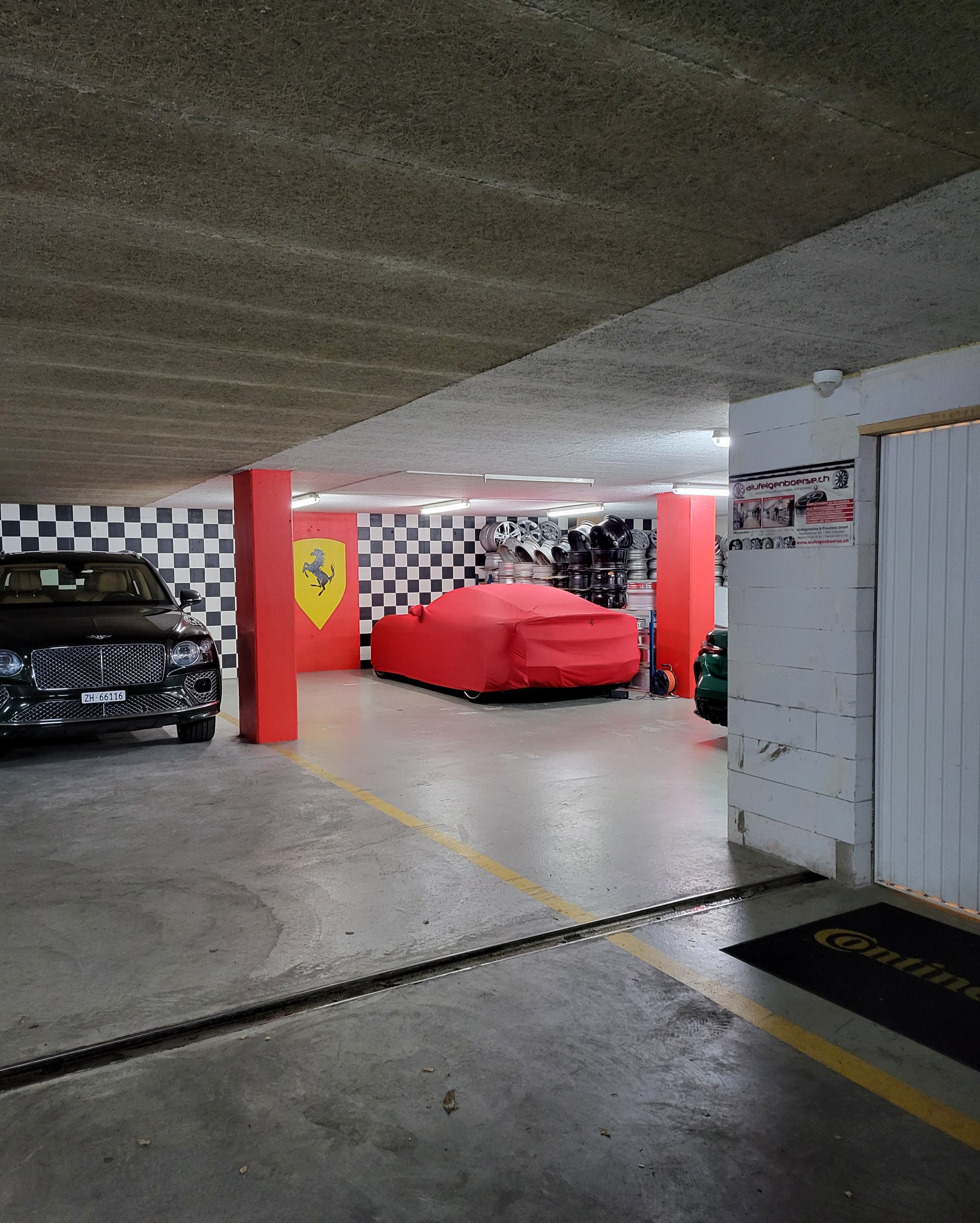 FERRARI Portofino M der teuerste je gebaute CH rotes Carbon-image-10