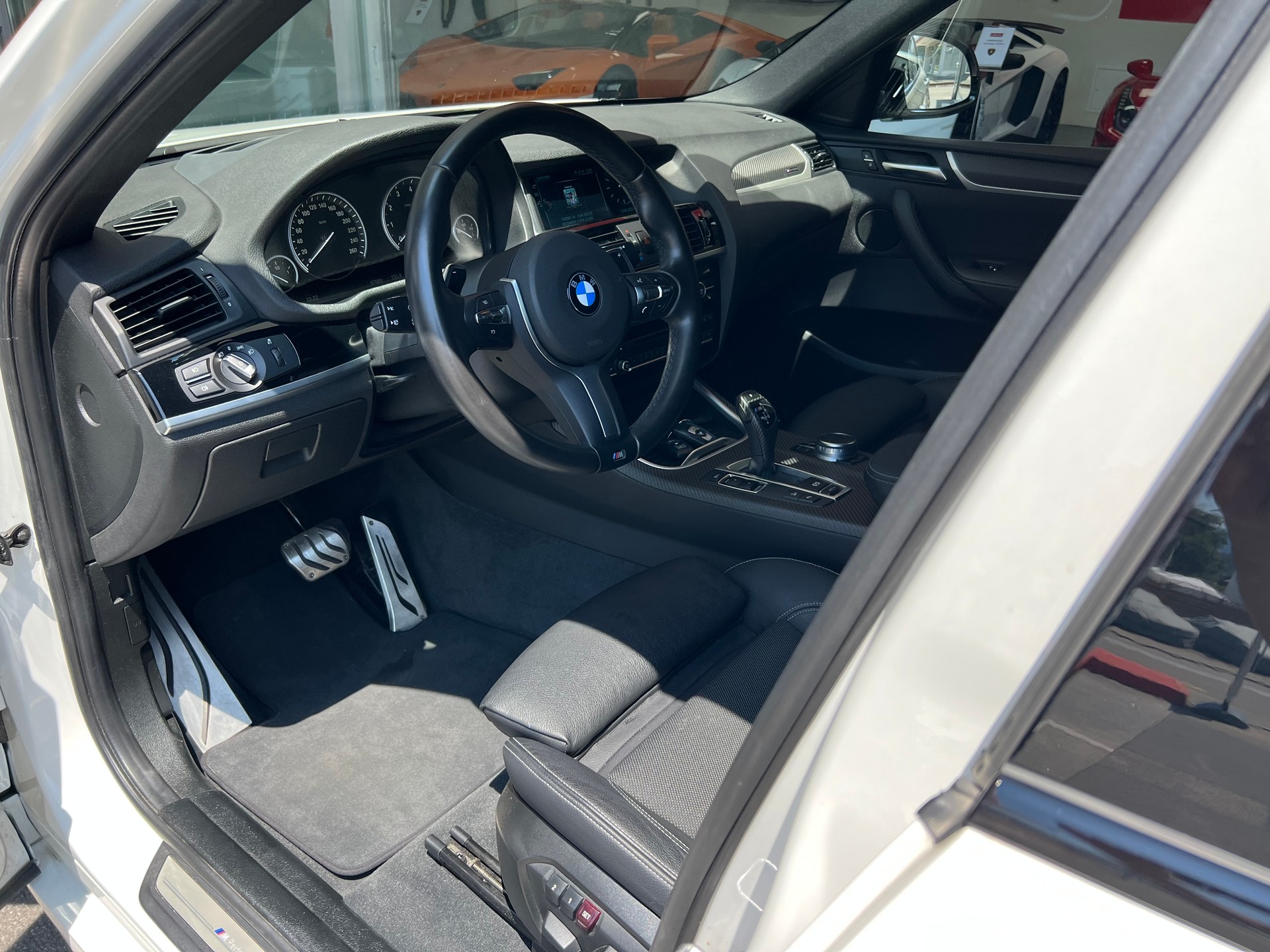 BMW X4 M 40i Steptronic-showroom-element-3
