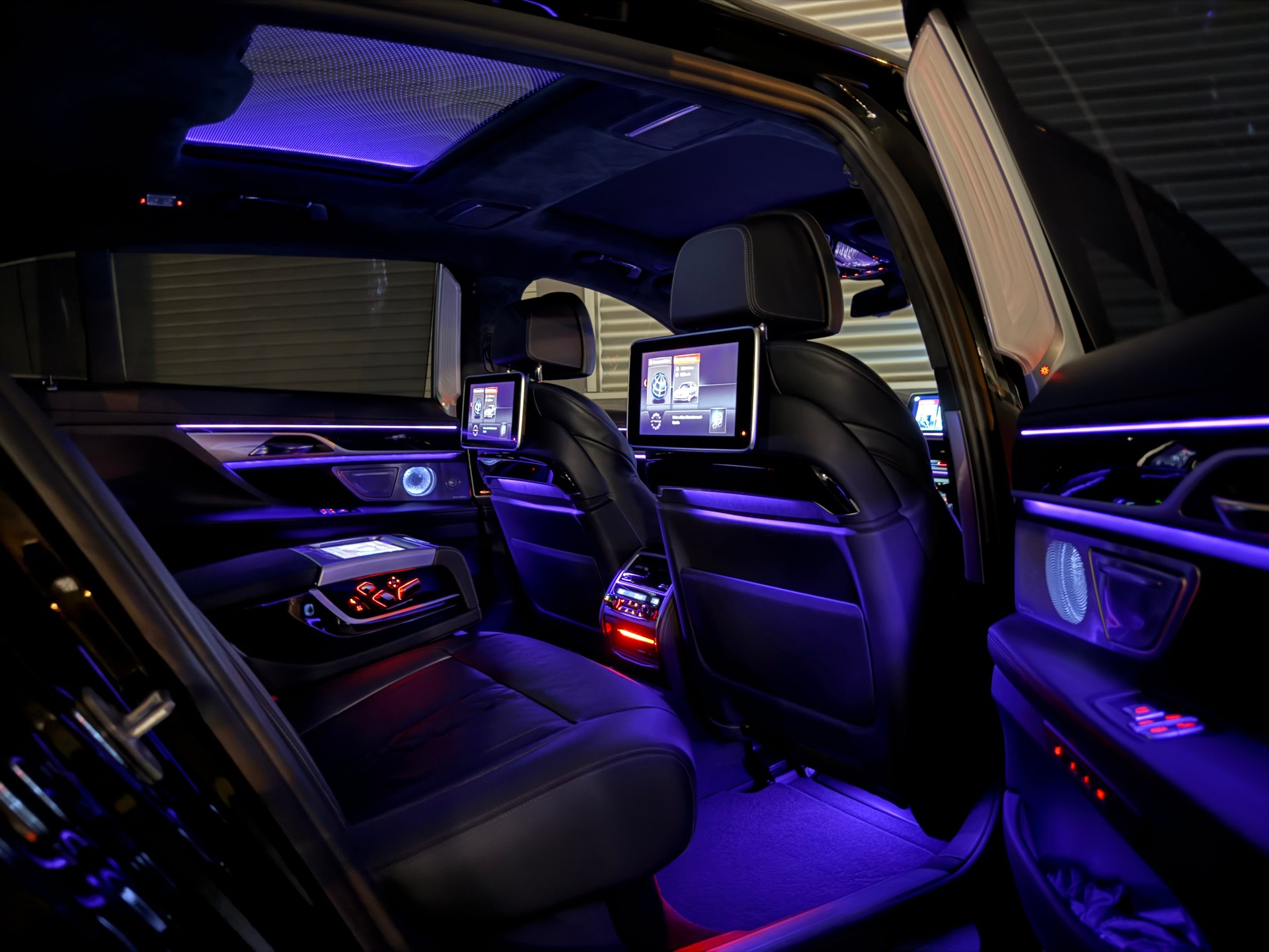 BMW M760Li xDrive Steptronic-image-22