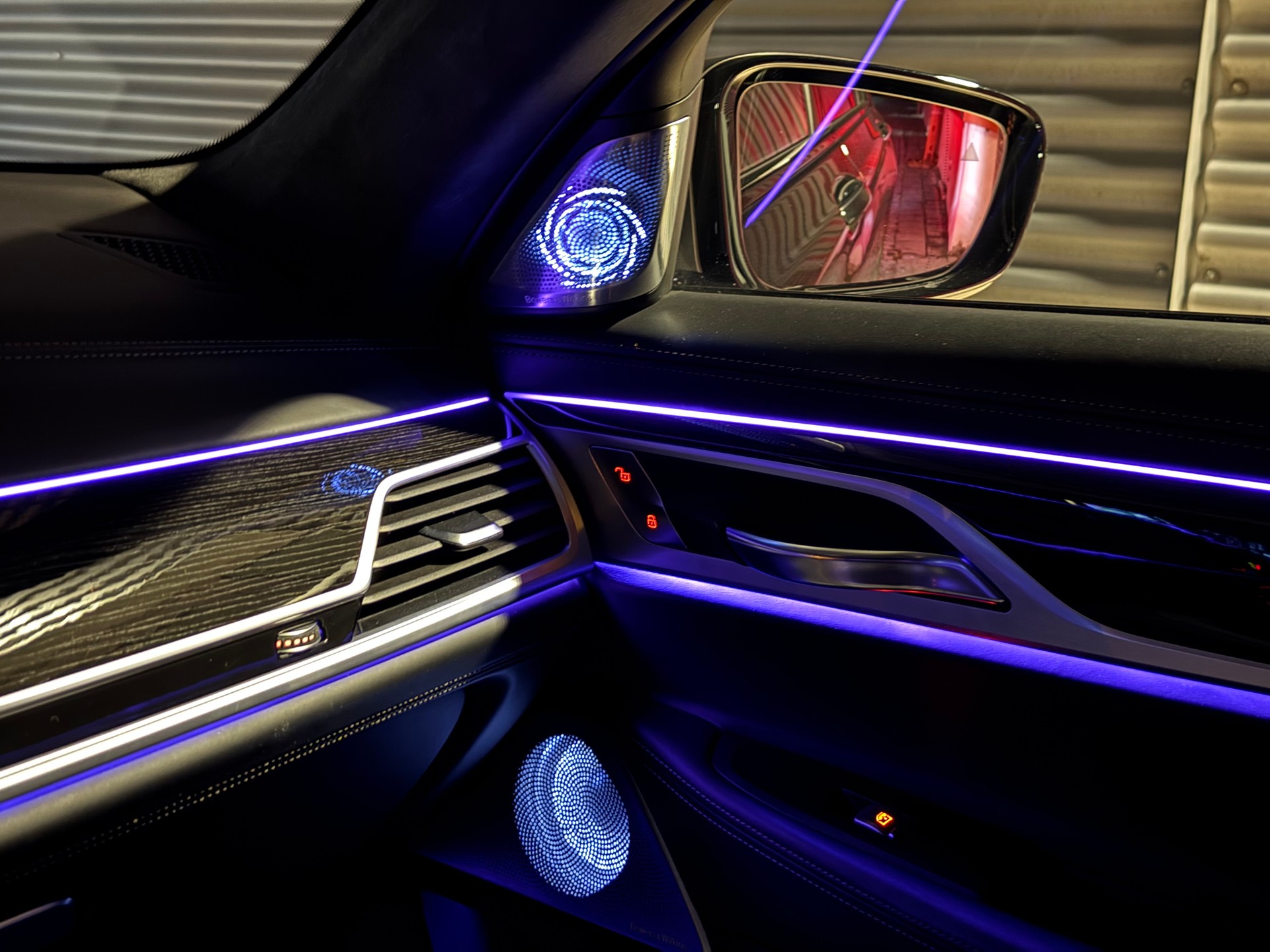 BMW M760Li xDrive Steptronic-image-16
