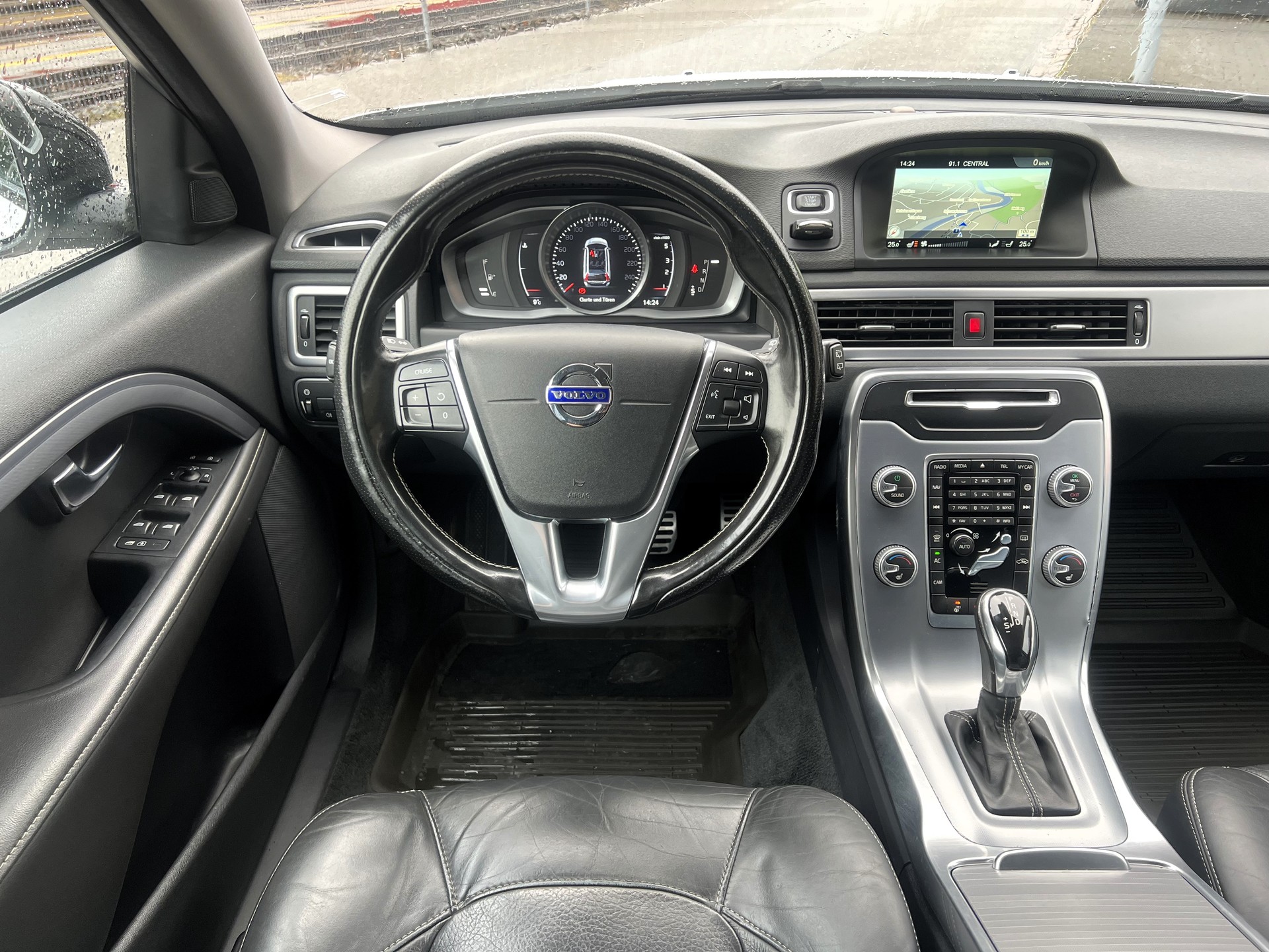 VOLVO V70 D4 AWD Momentum Dynamic Edition Geartronic-image-14