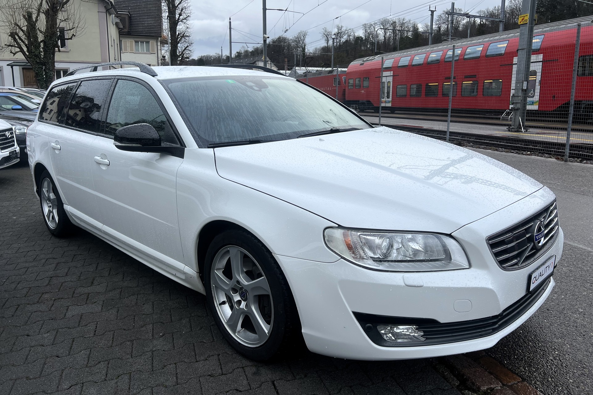 VOLVO V70 D4 AWD Momentum Dynamic Edition Geartronic-image-5