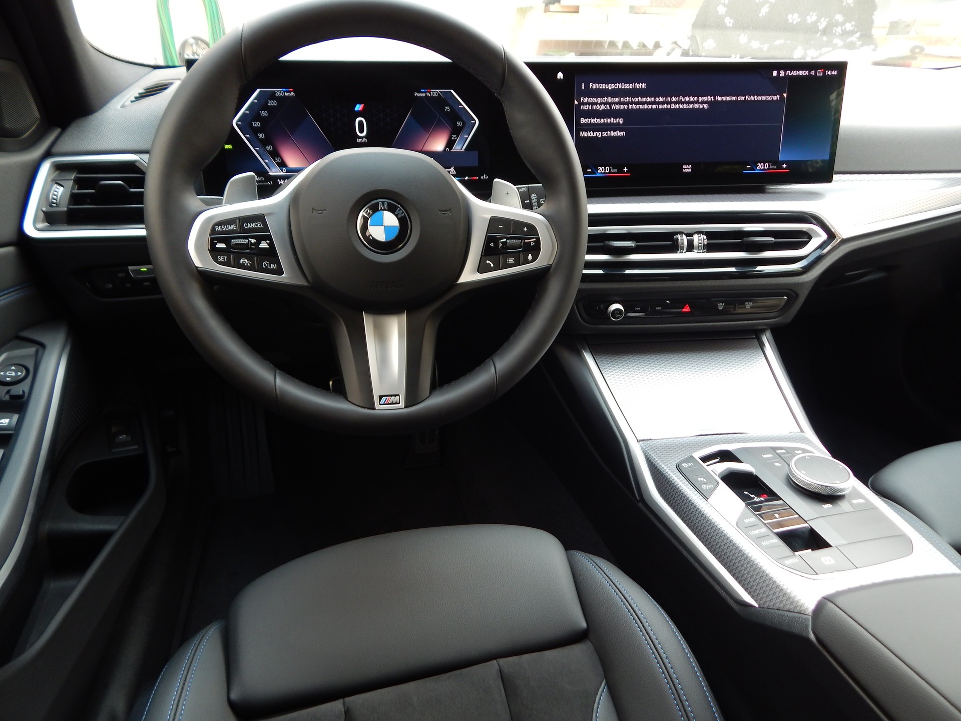 BMW Neuwagenzustand/330i Touring/TwinPower Turbo/Steptr./M Sport-image-17