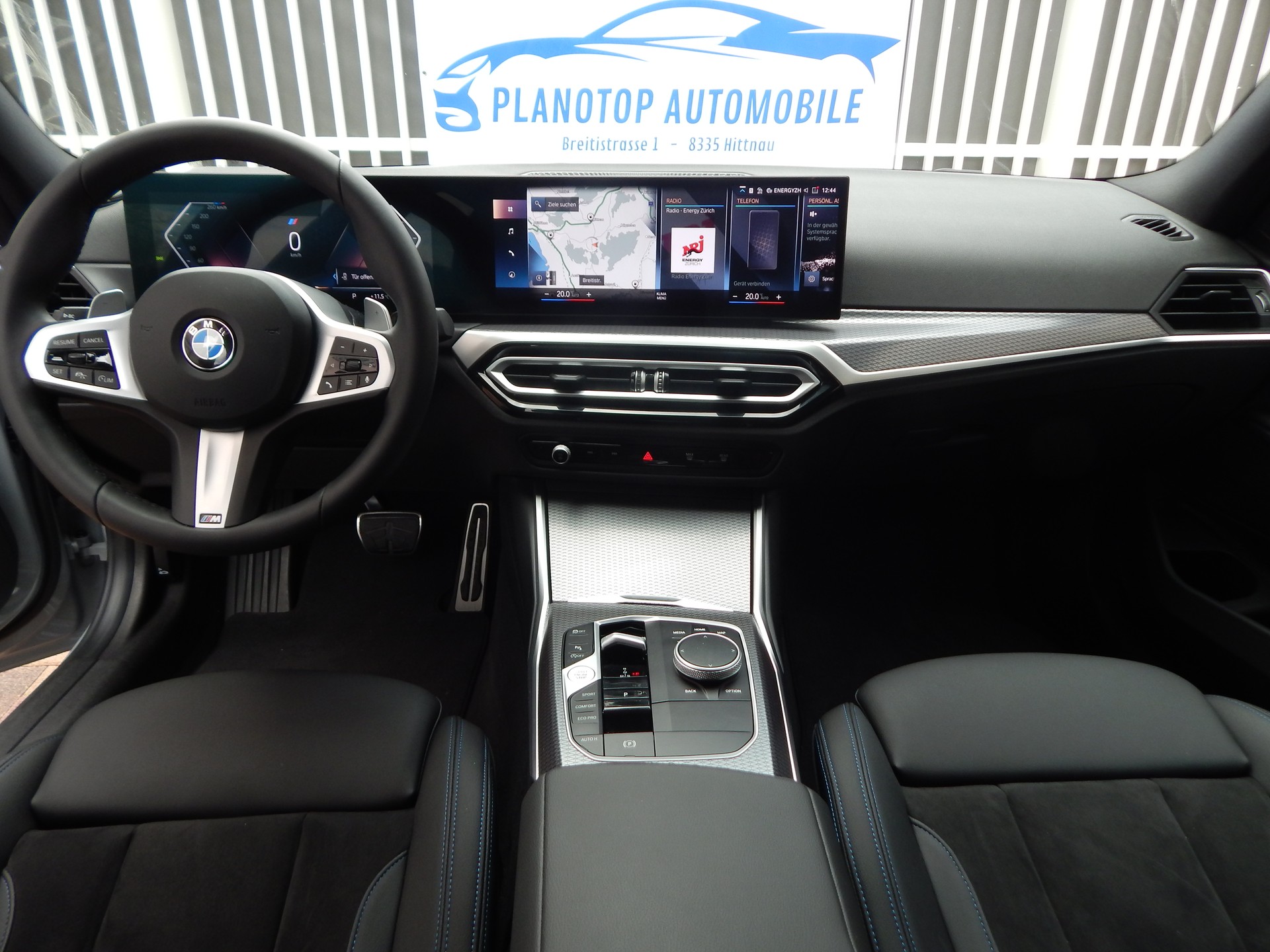 BMW Neuwagenzustand/330i Touring/TwinPower Turbo/Steptr./M Sport-image-16