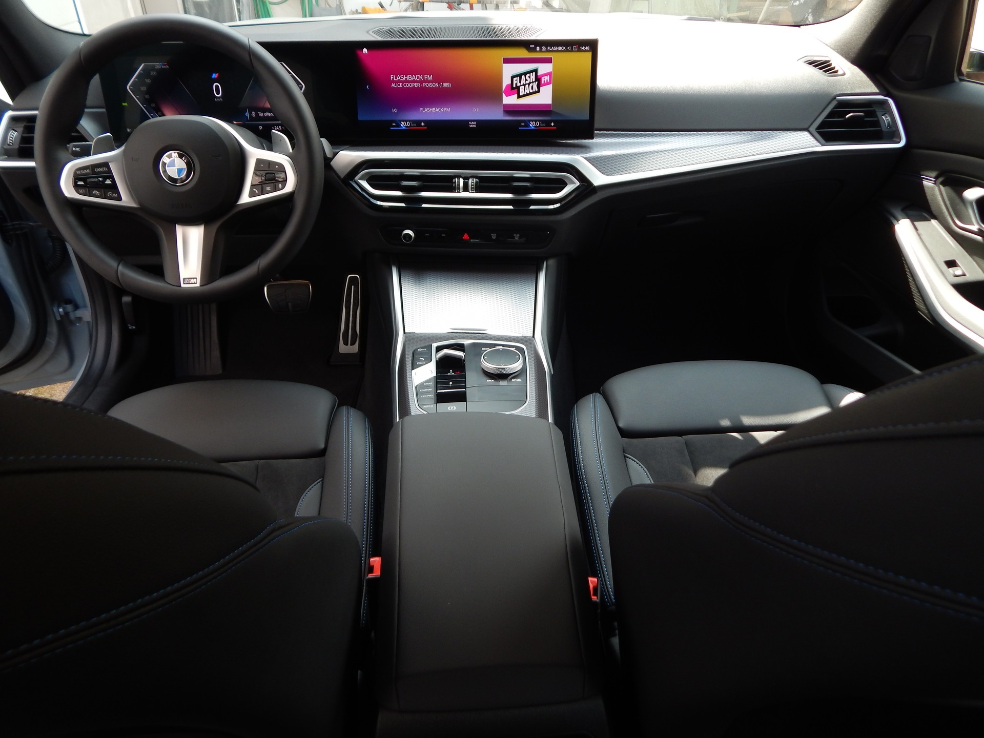 BMW Neuwagenzustand/330i Touring/TwinPower Turbo/Steptr./M Sport-image-18