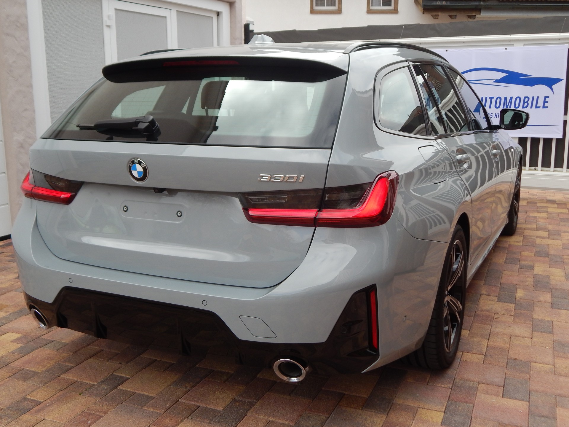 BMW Neuwagenzustand/330i Touring/TwinPower Turbo/Steptr./M Sport-image-7