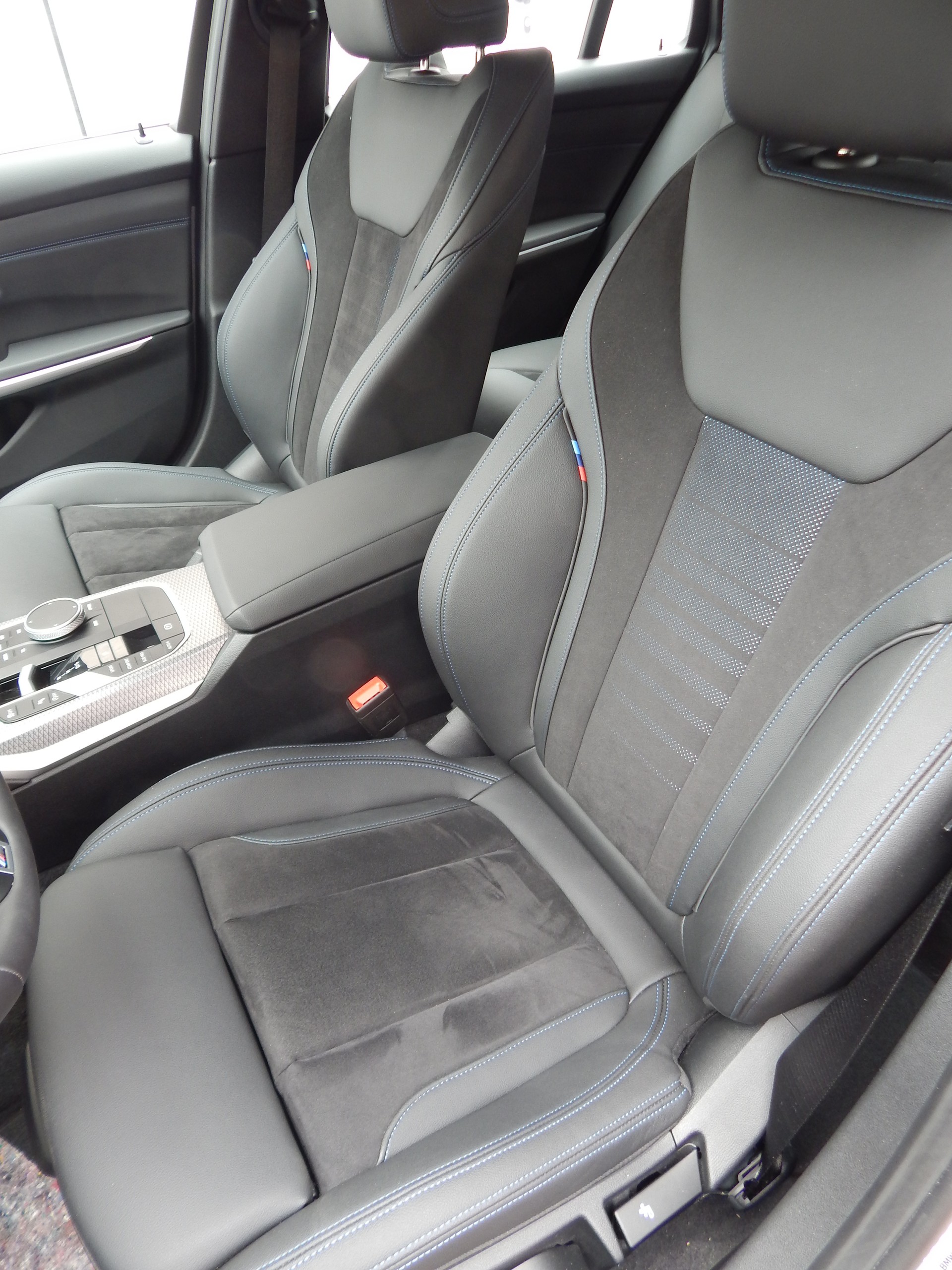 BMW Neuwagenzustand/330i Touring/TwinPower Turbo/Steptr./M Sport-image-12