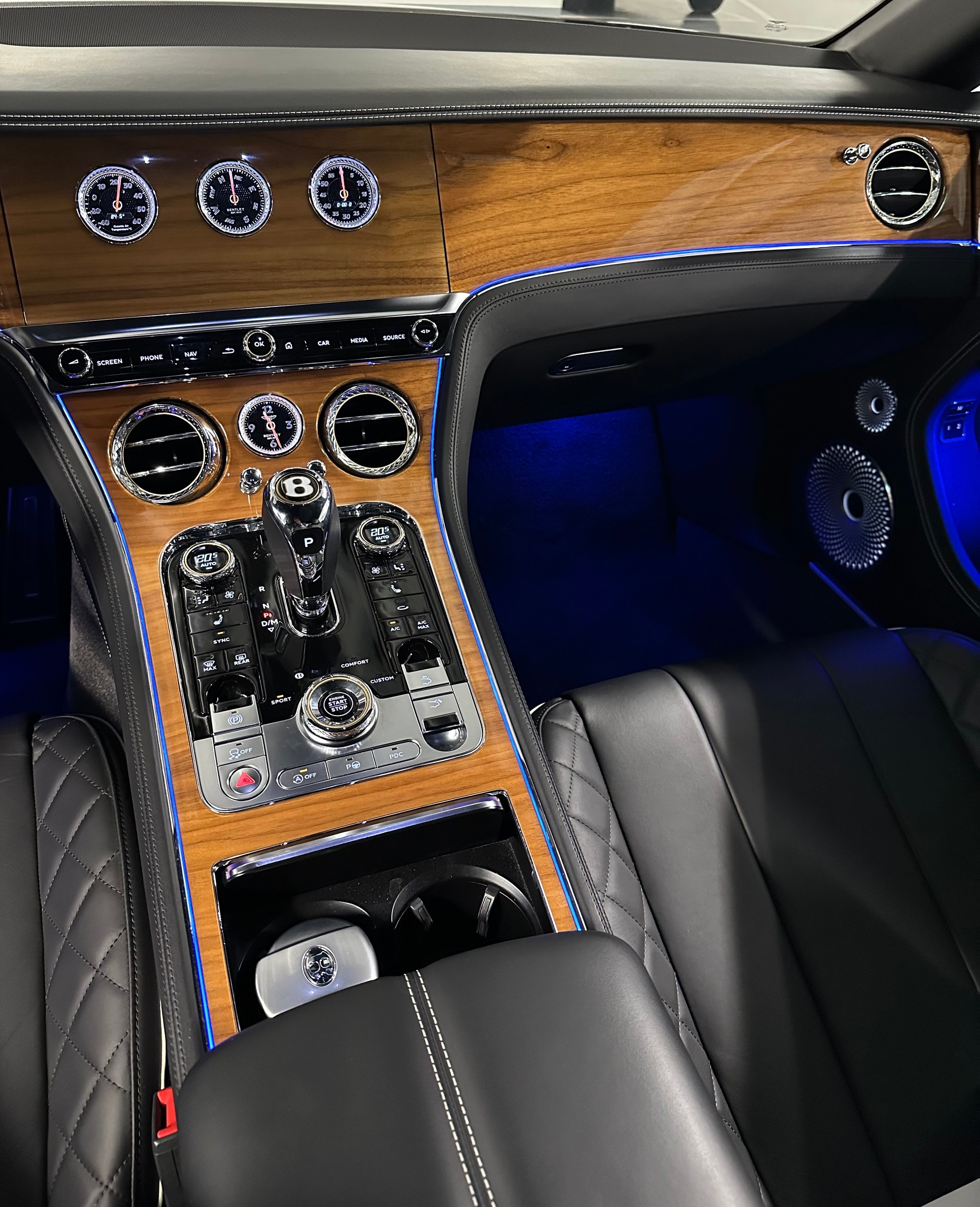 BENTLEY Continental GT 4.0 V8-image-18