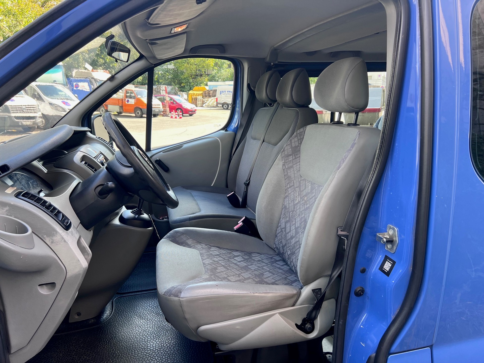 OPEL Vivaro 2.5 CDTI 2.7t-image-4