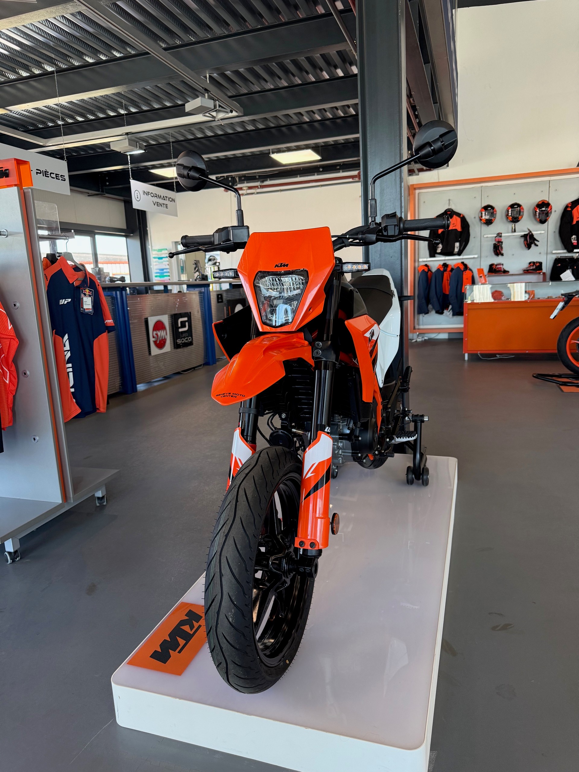 KTM 125 SMC R-image-2