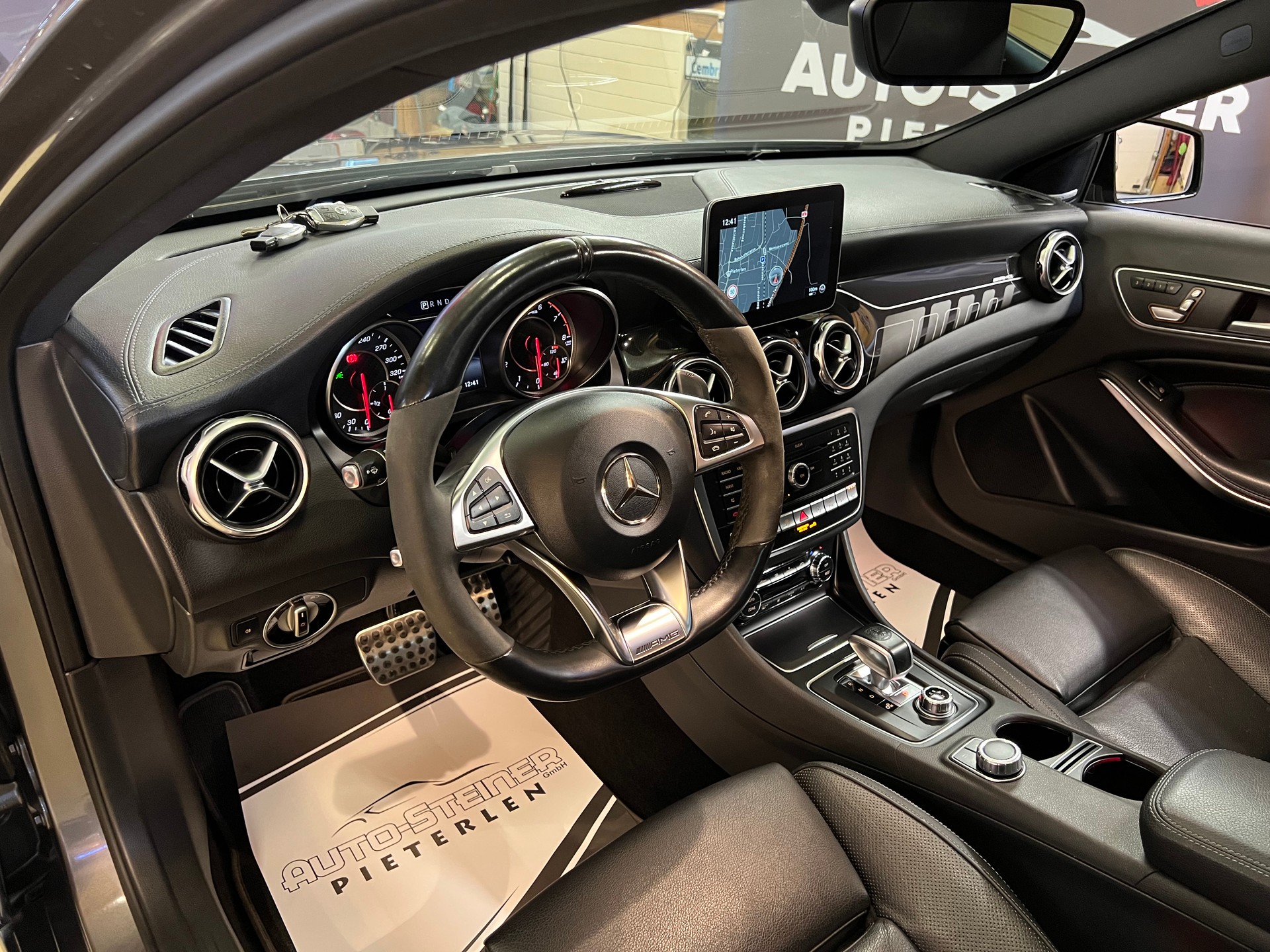 MERCEDES-BENZ "GLA 45 AMG" 4MATIC 7G-DCT. CH AUTO MB AUSLIEFERUNG. SAUBER UND GEPFLEGT. AB MFK !!-image-24