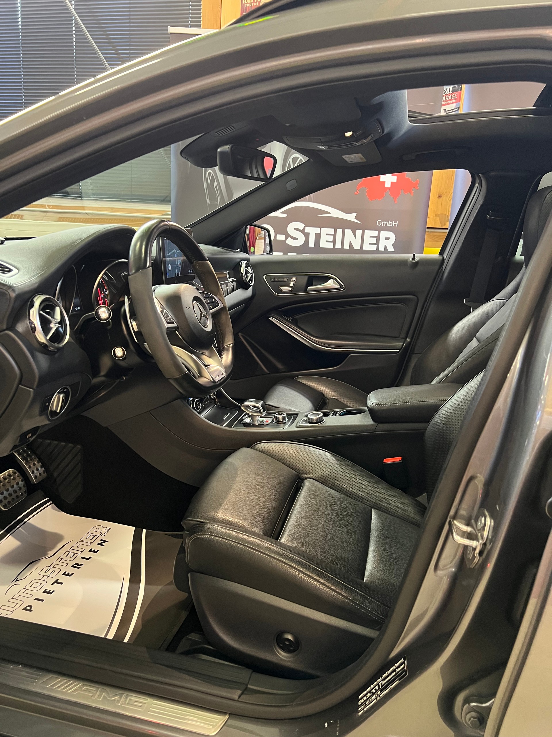 MERCEDES-BENZ "GLA 45 AMG" 4MATIC 7G-DCT. CH AUTO MB AUSLIEFERUNG. SAUBER UND GEPFLEGT. AB MFK !!-image-7