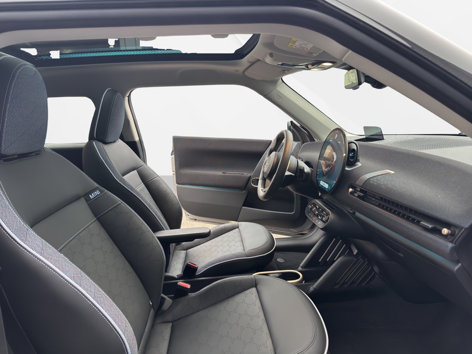 MINI Cooper SE-image-18