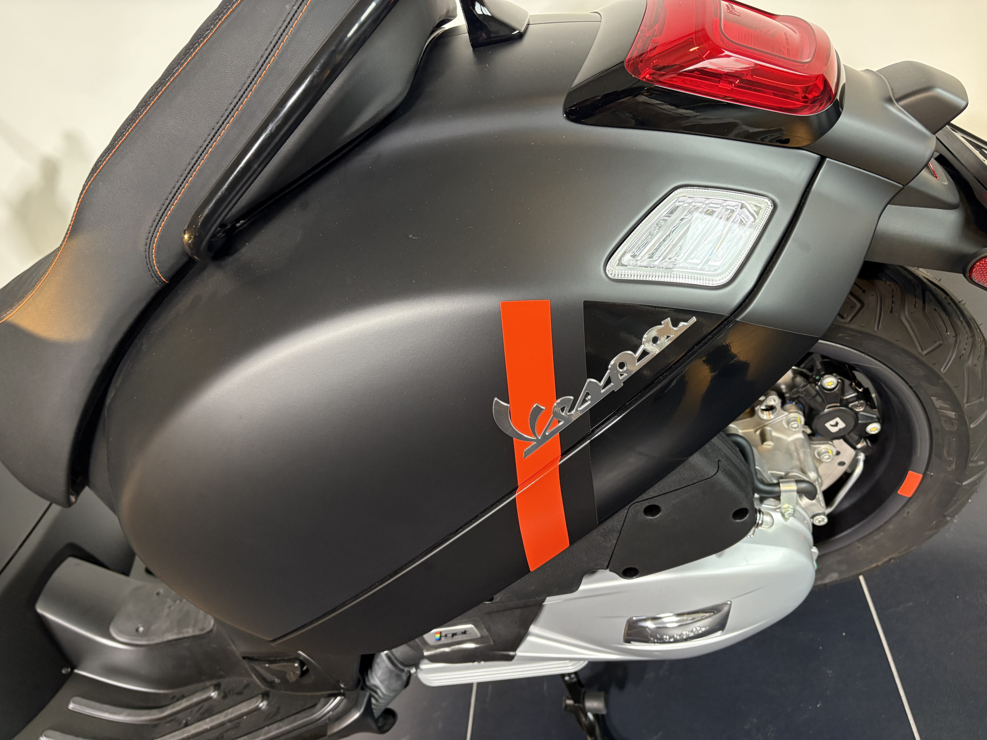 PIAGGIO Vespa GTS 125-image-5