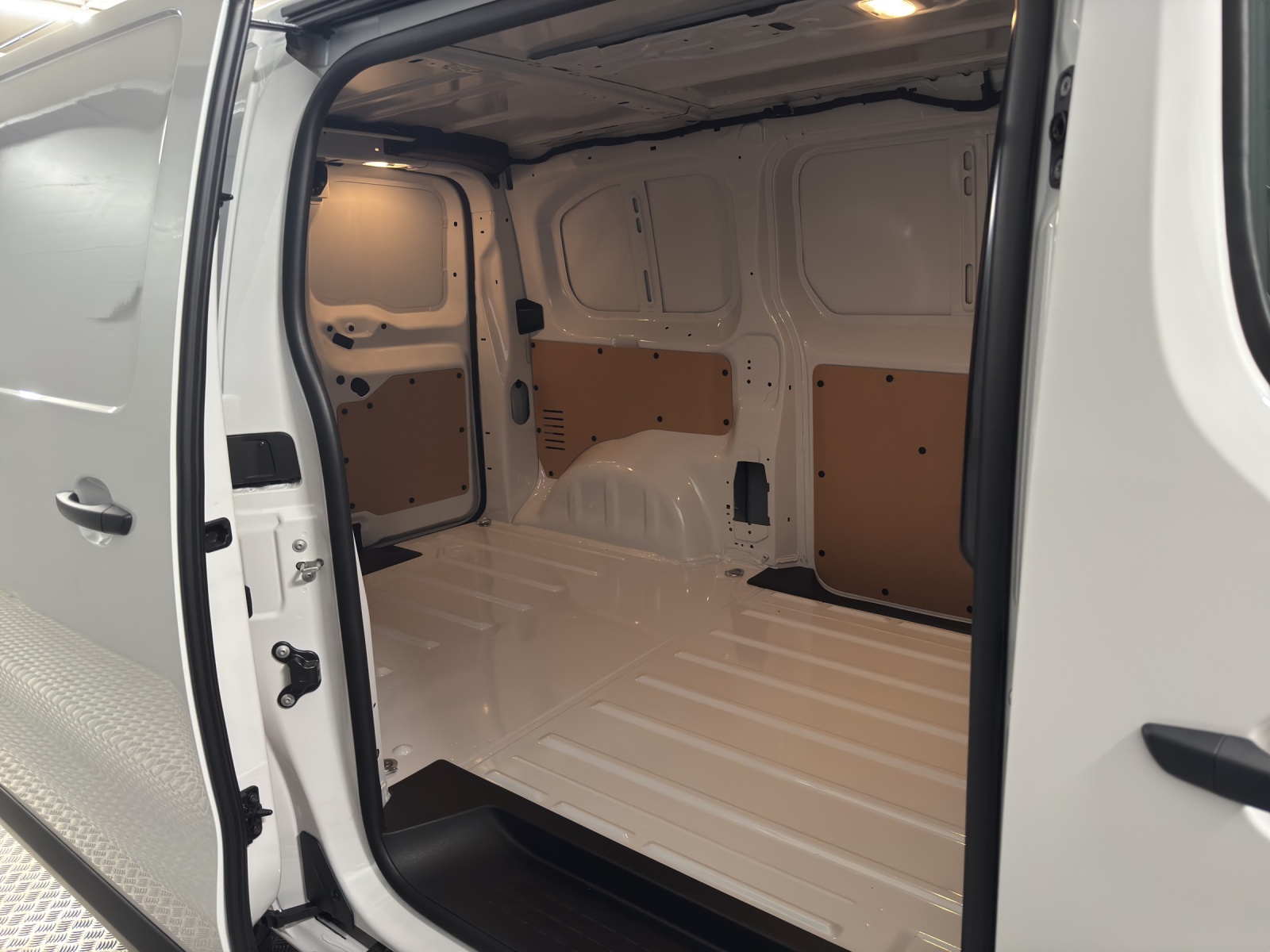 FIAT Scudo Kaw. L2 1.5 BlueHDI 120-image-11