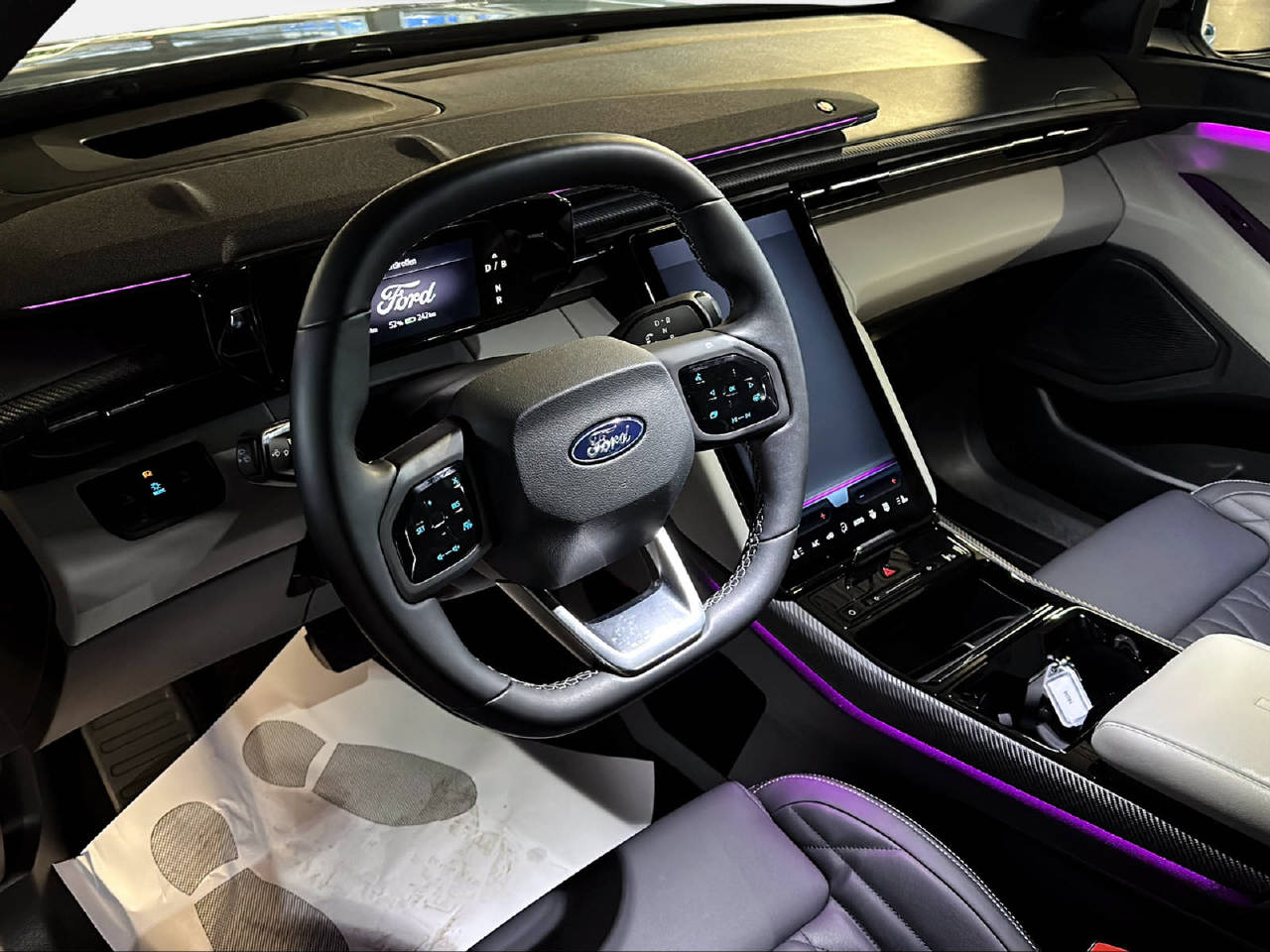 FORD Explorer Extended Range Premium-image-9