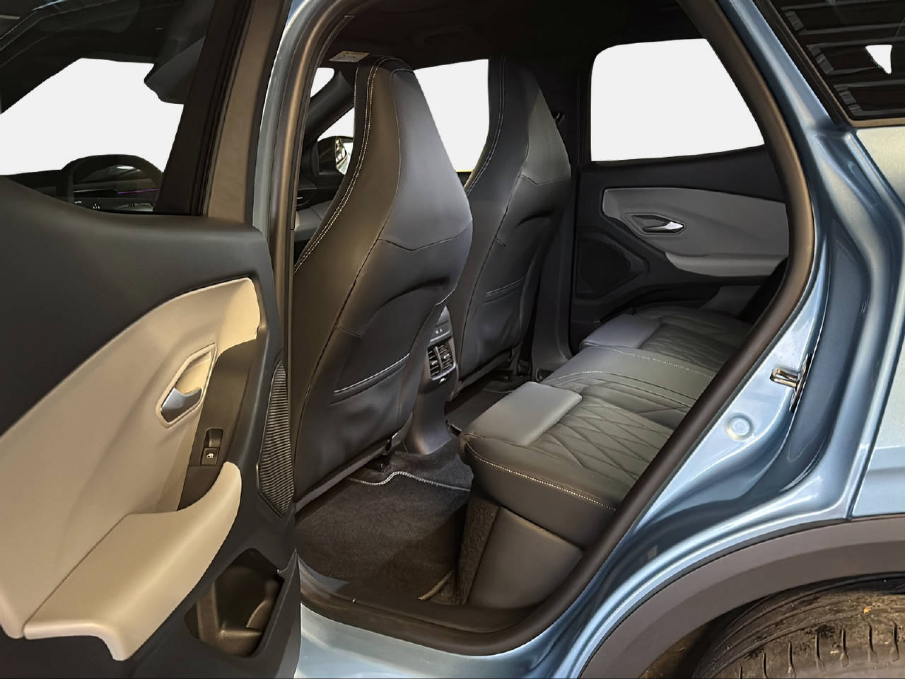 FORD Explorer Extended Range Premium-image-12