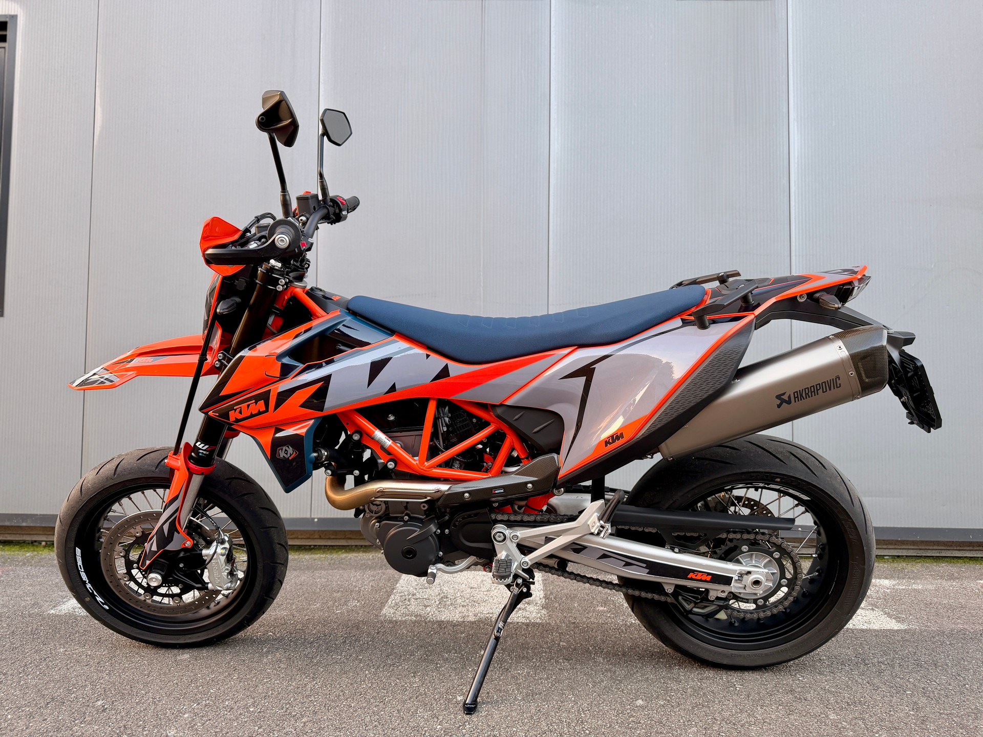 KTM 690 SMC R-image-1
