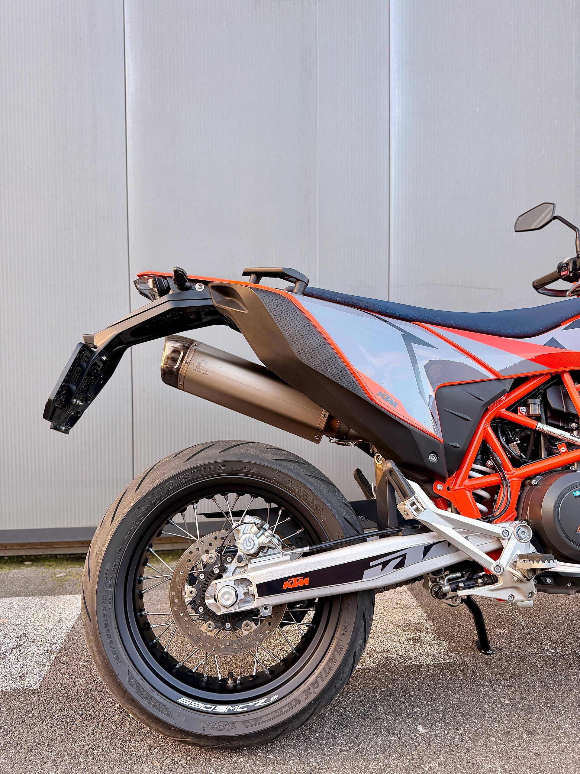 KTM 690 SMC R-image-8