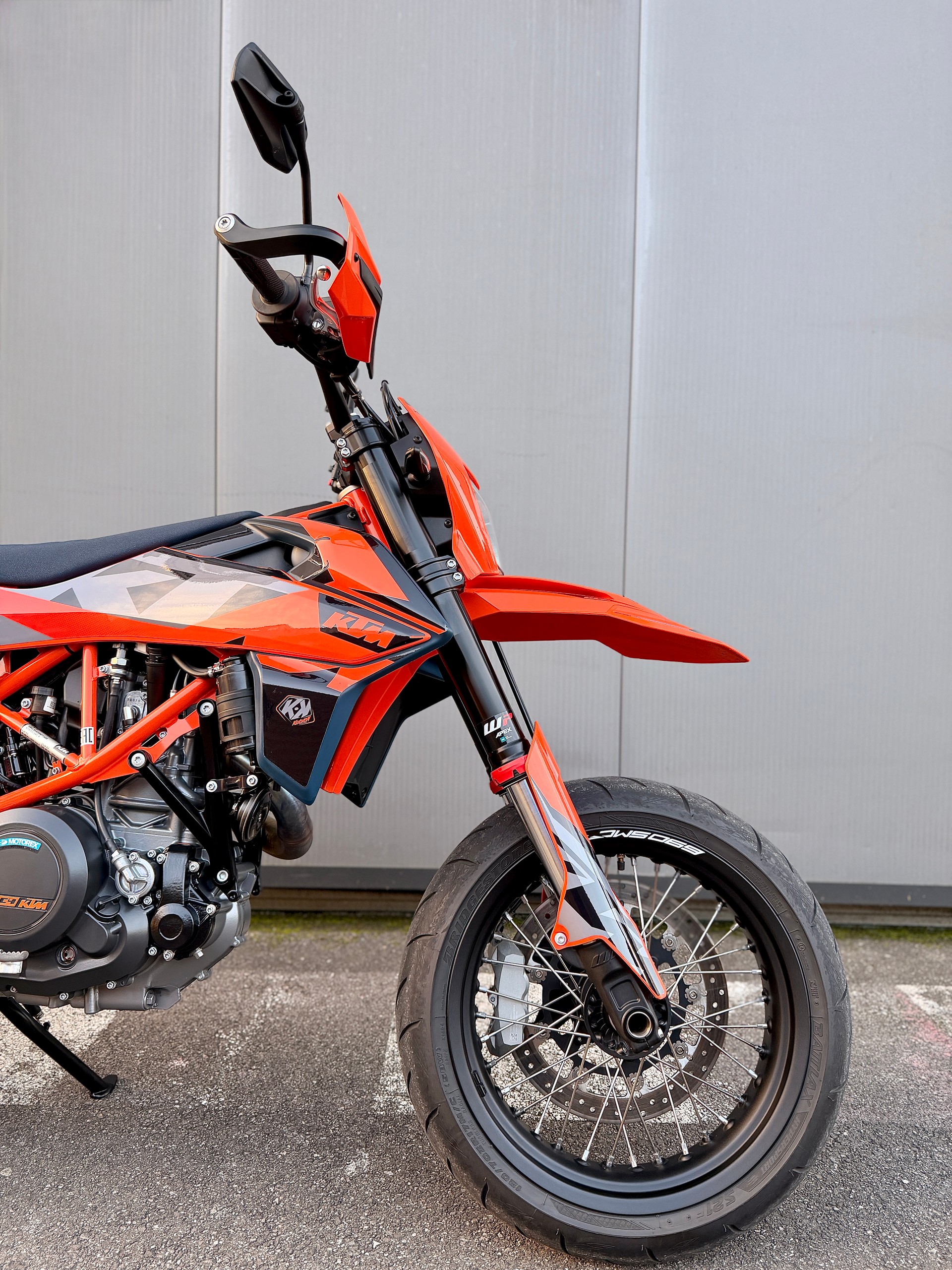 KTM 690 SMC R-image-5