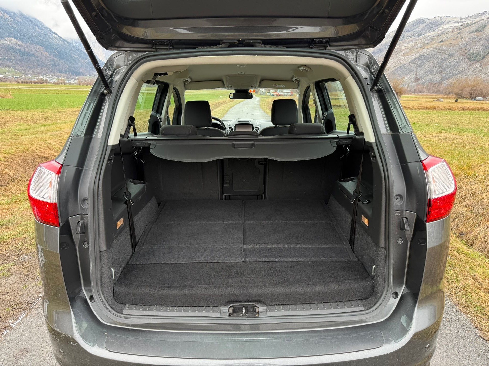 FORD GrC-Max 1.5 SCTi Titanium X 7 places-image-9
