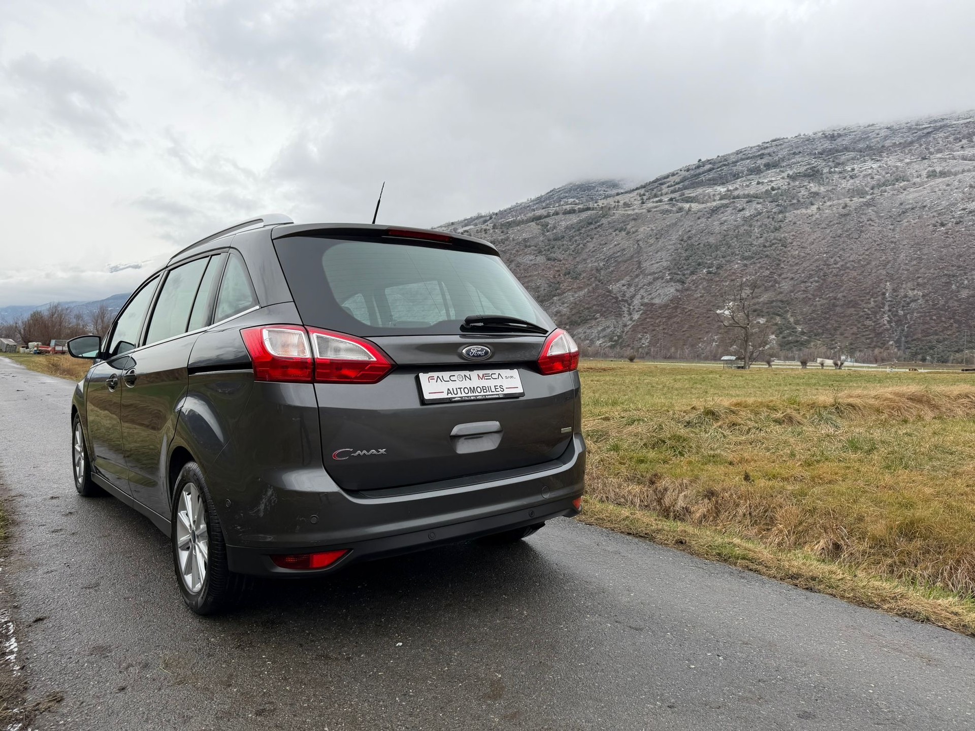 FORD GrC-Max 1.5 SCTi Titanium X 7 places-image-6