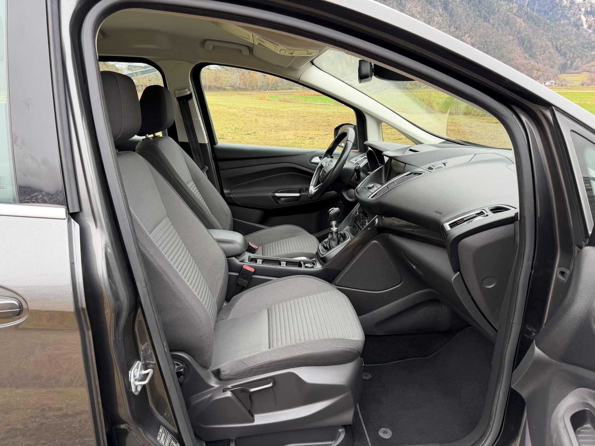 FORD GrC-Max 1.5 SCTi Titanium X 7 places-image-13