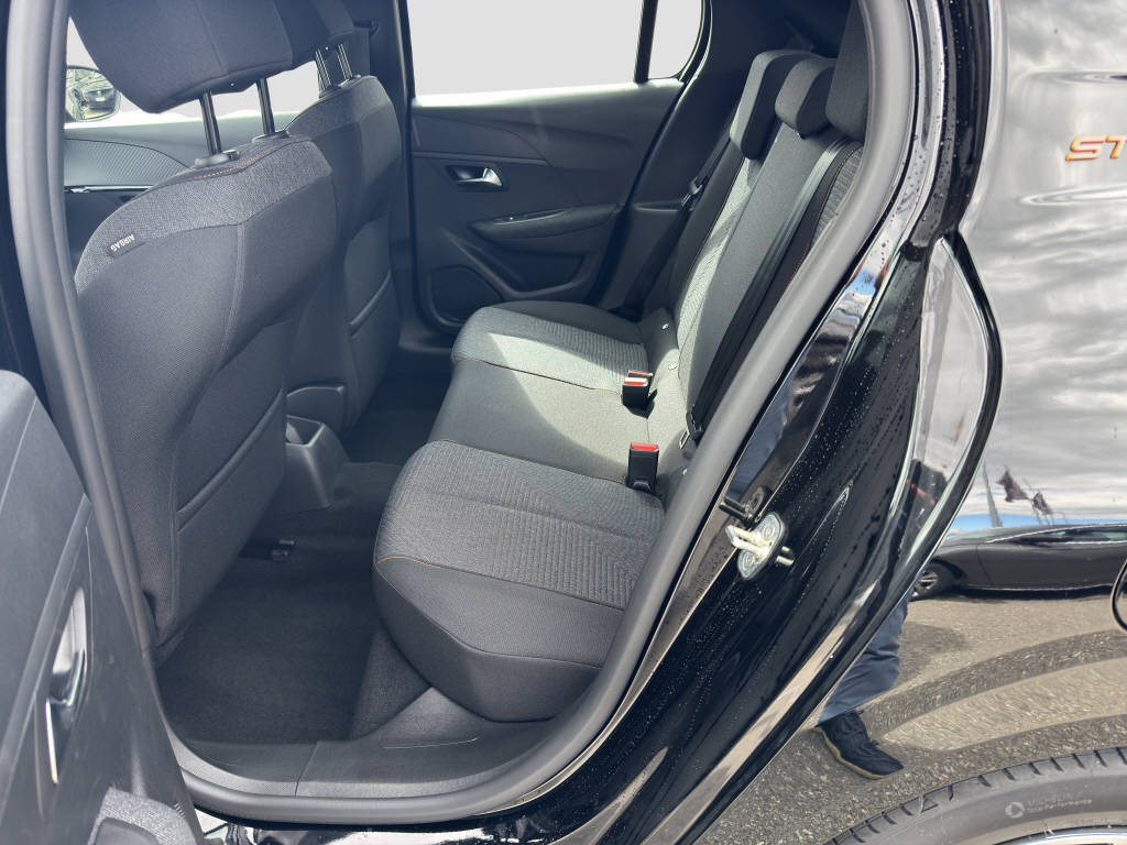 PEUGEOT 208 1.2 PureTech 100 Style 50. Jahre Jubiläum-image-11