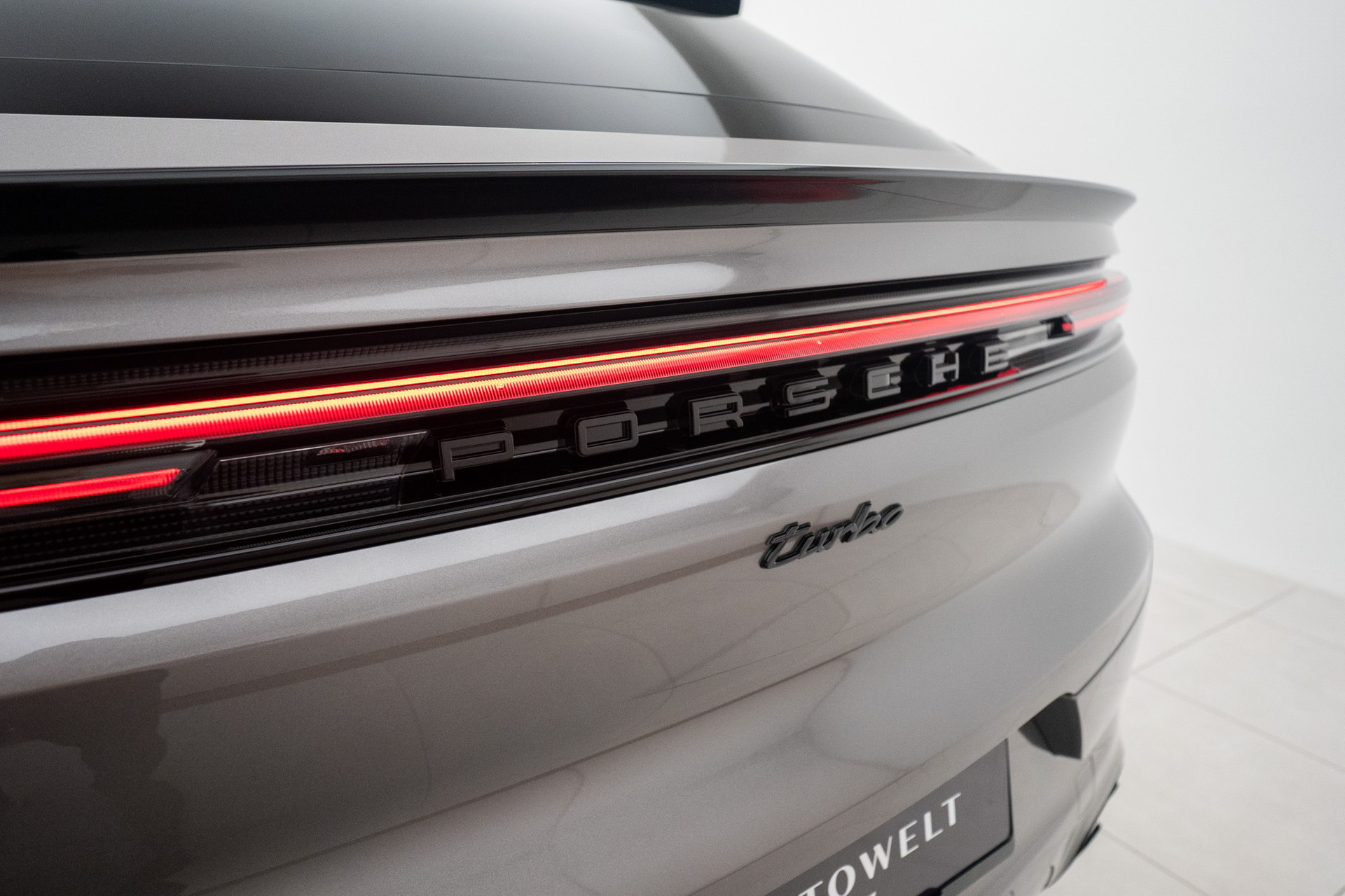 PORSCHE Cayenne Coupé Turbo E-Hybrid Tiptronic / PTS-image-22