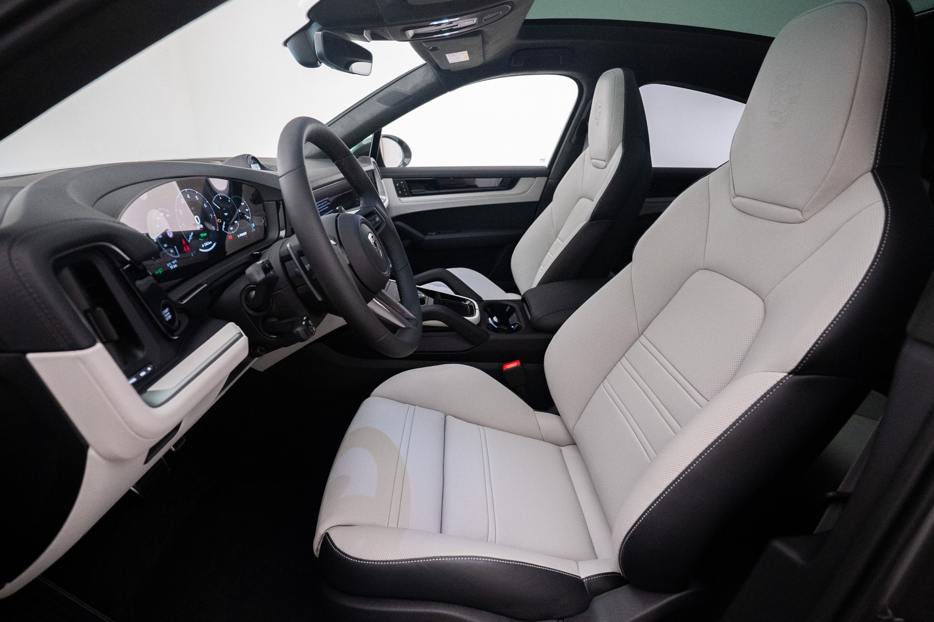PORSCHE Cayenne Coupé Turbo E-Hybrid Tiptronic / PTS-image-6