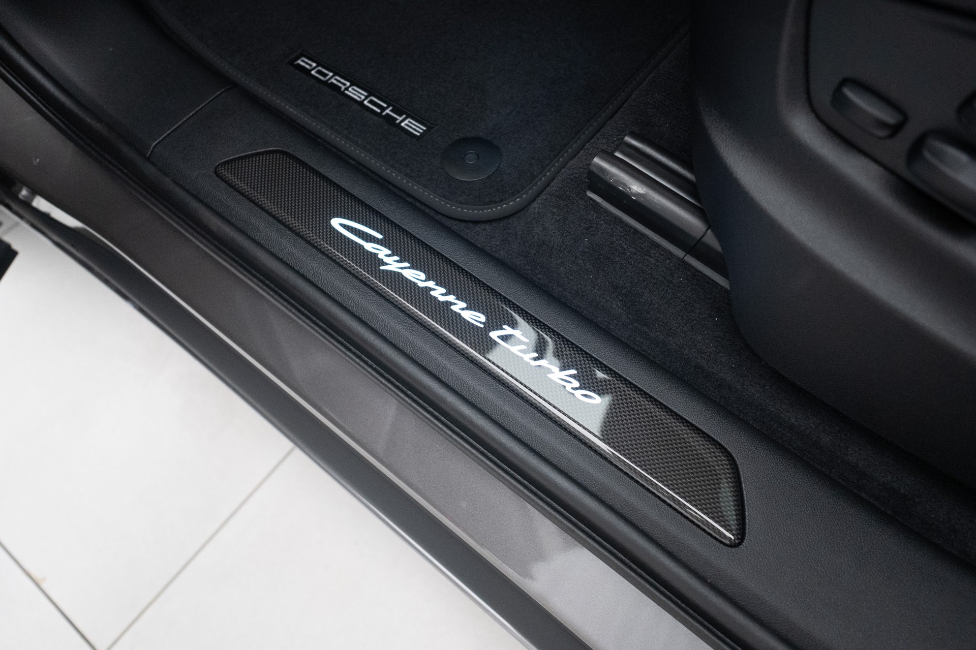 PORSCHE Cayenne Coupé Turbo E-Hybrid Tiptronic / PTS-image-18