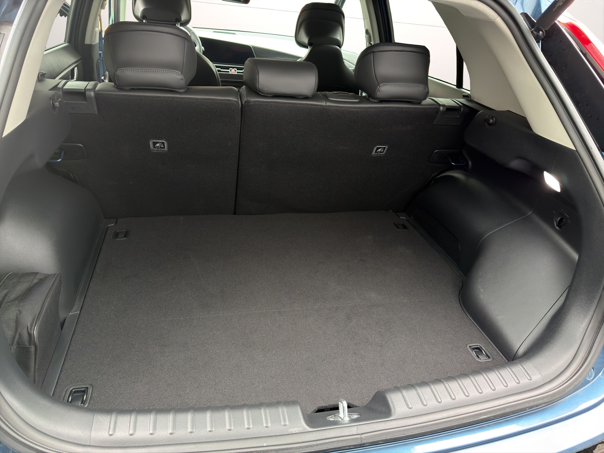 KIA Niro 1.6GDi Plug-in Hybrid Style DCT-image-10