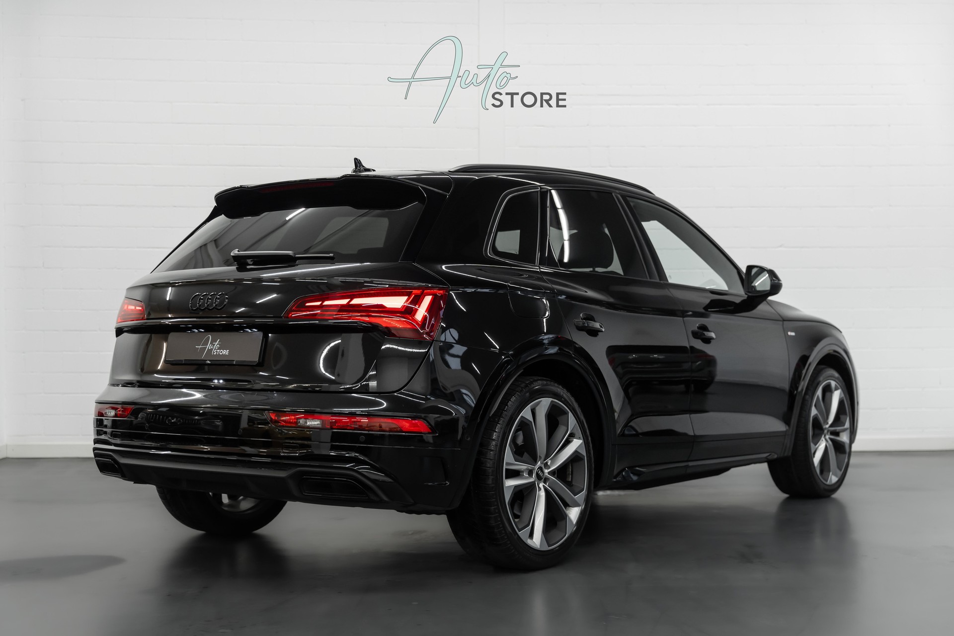 AUDI Q5 40 TDI S LINE Black Edition quattro S-tronic-showroom-element-1